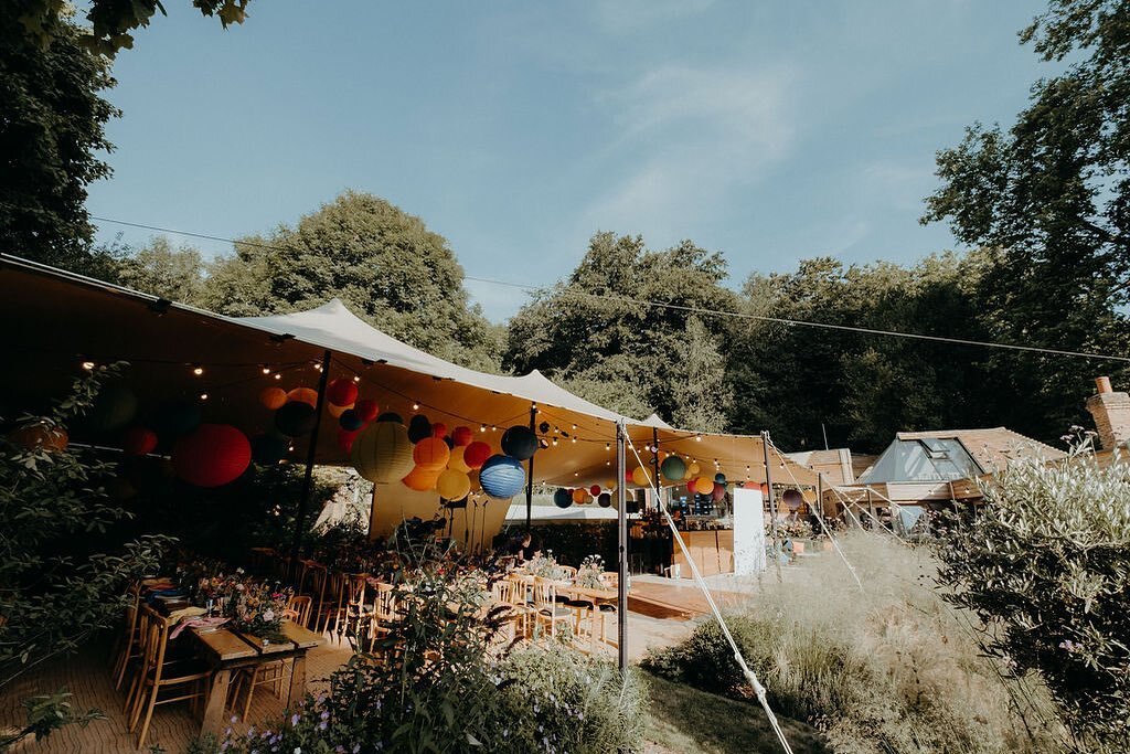 AWKWARD SPACE // If there&rsquo;s space, we&rsquo;ll make it happen!
/
/
/
/
/
#partyplanner #party #surreyhills #surreyparties #marqueeparty #marquees