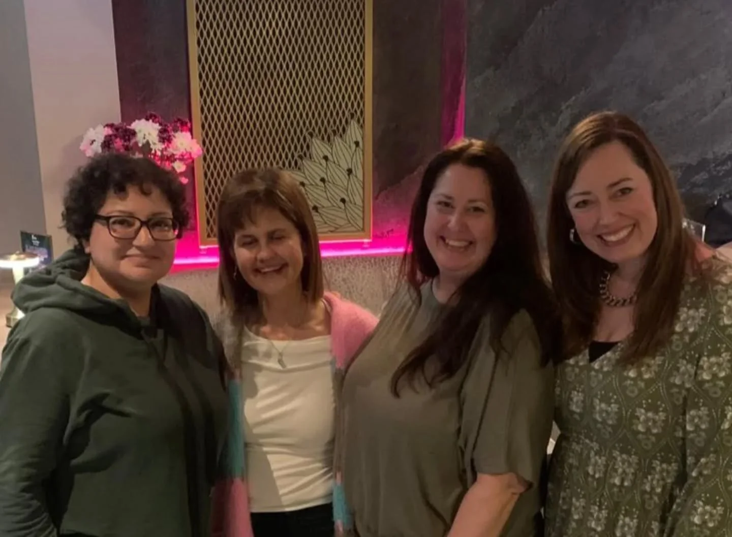 A homeopath 🌱, a yoga teacher 🧘&zwj;♀️, a healer 🙏🏻, and a reflexologist 🐾 hanging out together sounds like the start of a joke - but it&rsquo;s actually what happens when people who care about balance, energy, and feeling good get in the same r