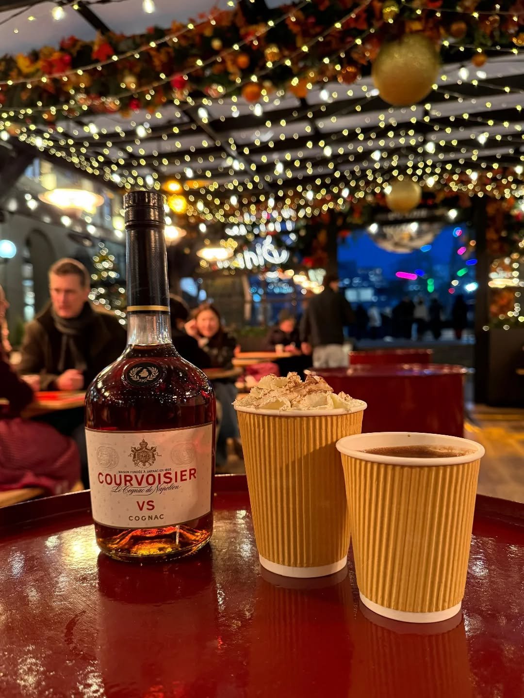 Warm up your winter evenings with our indulgent Courvoisier Hot Chocolate &mdash; rich, velvety, and finished with a festive kick of cognac. ✨🍫🥃 Come sip under the lights and make your night a little more magical.

#haysontheriver #haysgalleria #co