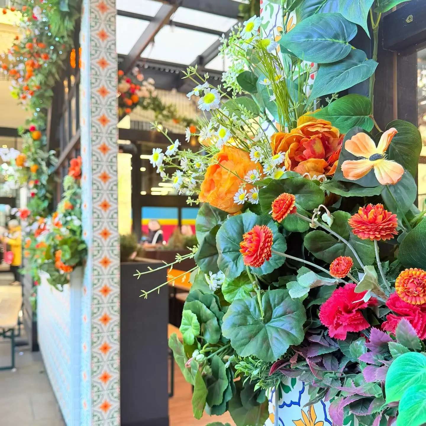 Obsessed with the details 🌸🌿 Spring is springing here at Hays, who's coming for sunny drinks this week?

#summervibes #spring #londoncity #foryou #refurb