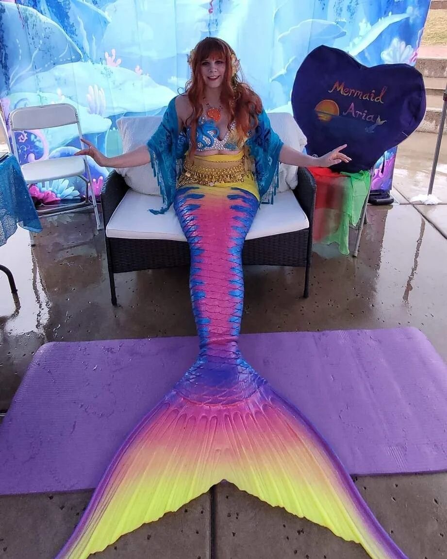 If you are in AZ and looking for something fun to do in the rain come visit me at LIBCON West at the Velma Teague Library in Glendale! I'll be here till 6

#mermaidperfomer #mermaidmagic #mermaidonland #mermaidlife #mermaidentertainment #hireamermaid