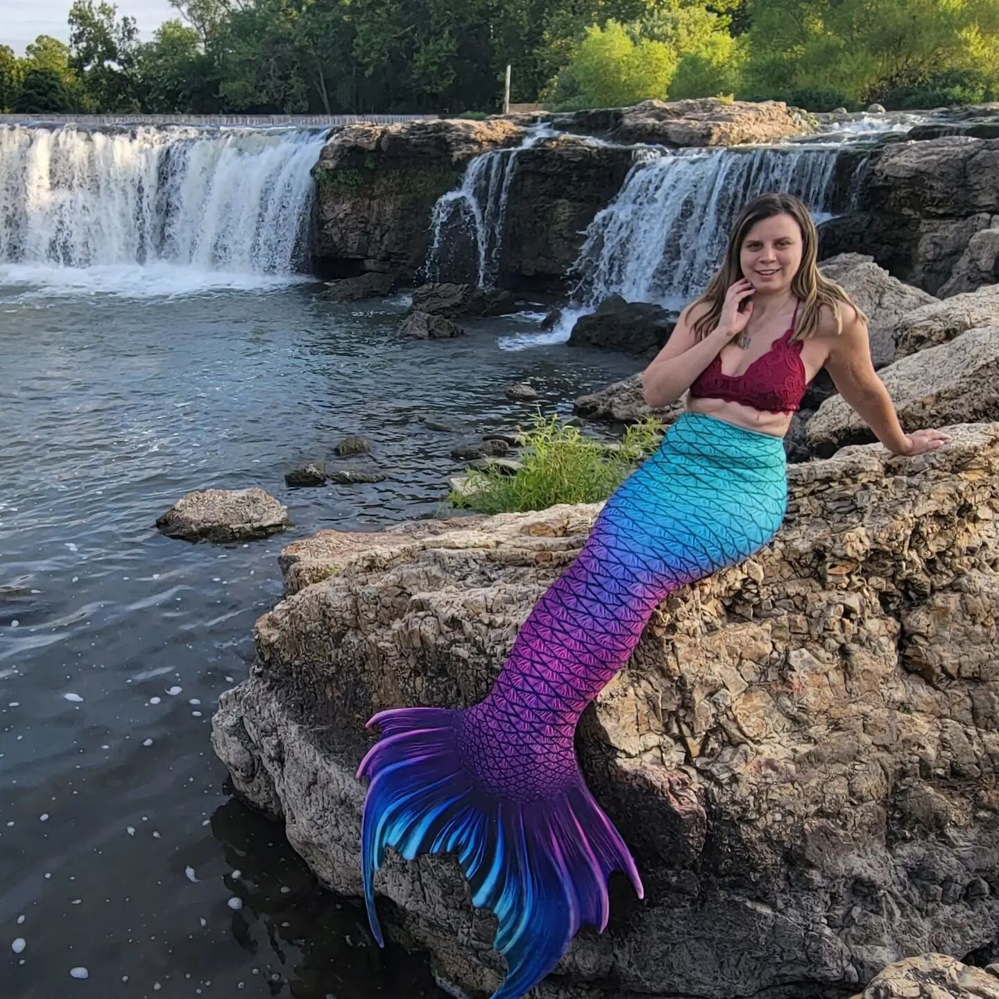 It's officially been one week since completing my journey to Arizona! I'm almost settled in and adjusting to the heat! Here's a few highlights from my journey, including an impromptu photoshoot at Great Falls in Joplin, MO, paddle boarding Lake Erie 