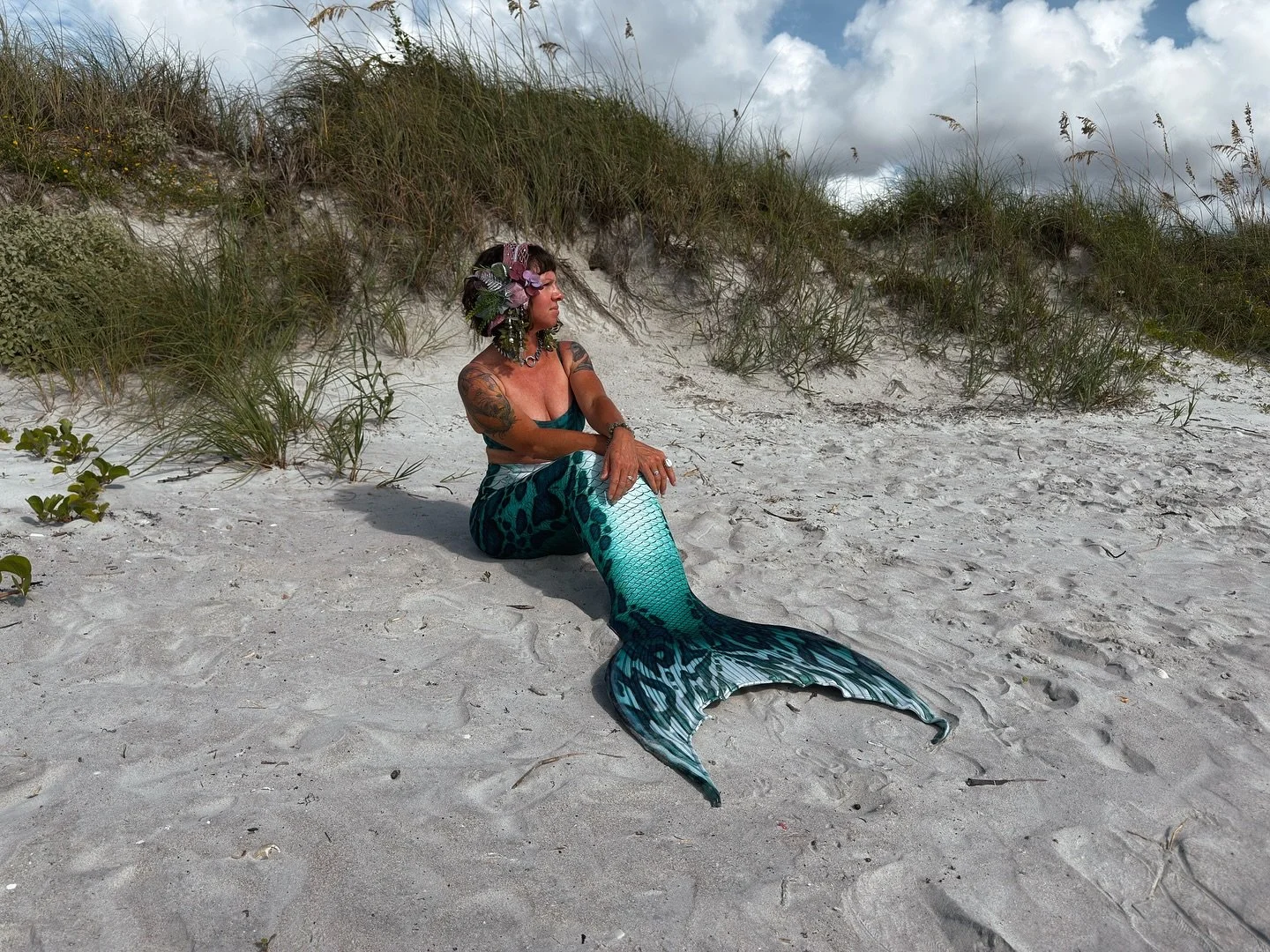 Beauty &amp; Brine 🐚 
.
.
.
Client: @the_morning_mermaid 
Tail: @finfolkproductions x @merbellastudios 
Crown: @aglasscrown 
.
.
.
#mermaid #beachmermaid #mermaidphotoshoot #floridamermaid #floridaphotographer #mermaidlife #mermaidtail