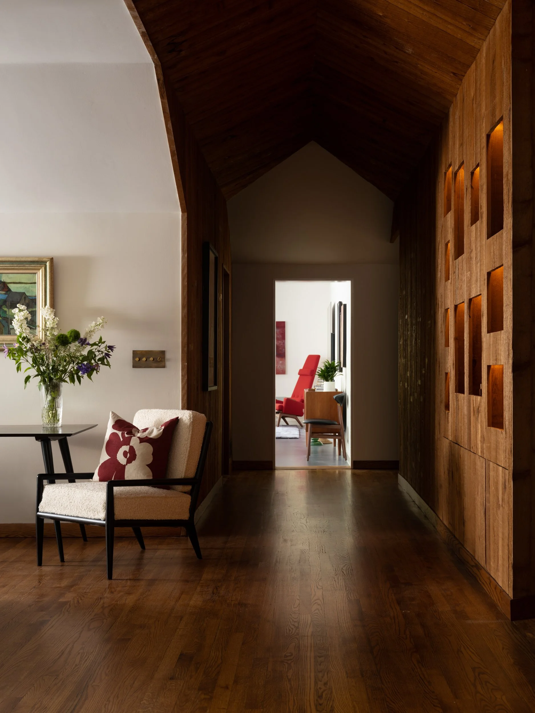 alec-holland-greenwich-connecticut-interior-design-hallway-03.jpg