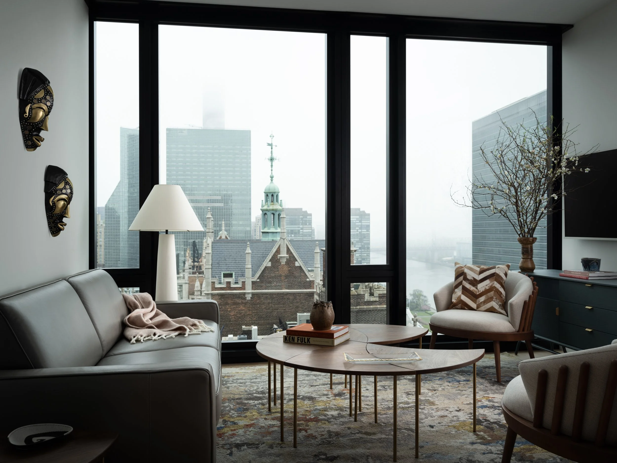 ahmad-abouzanat-interior-design-midtown-apartment-livingroom-01.jpg
