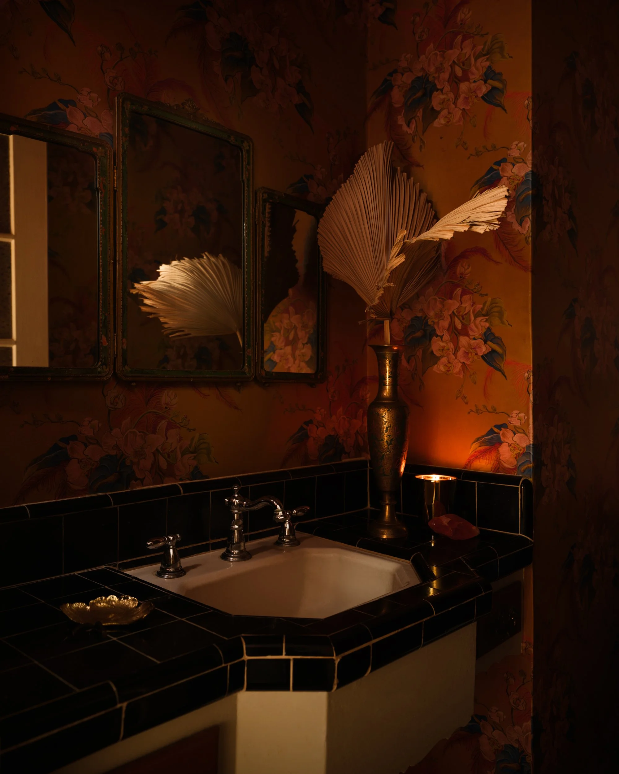 danica-interior-los-angeles-powder-room-01.jpg
