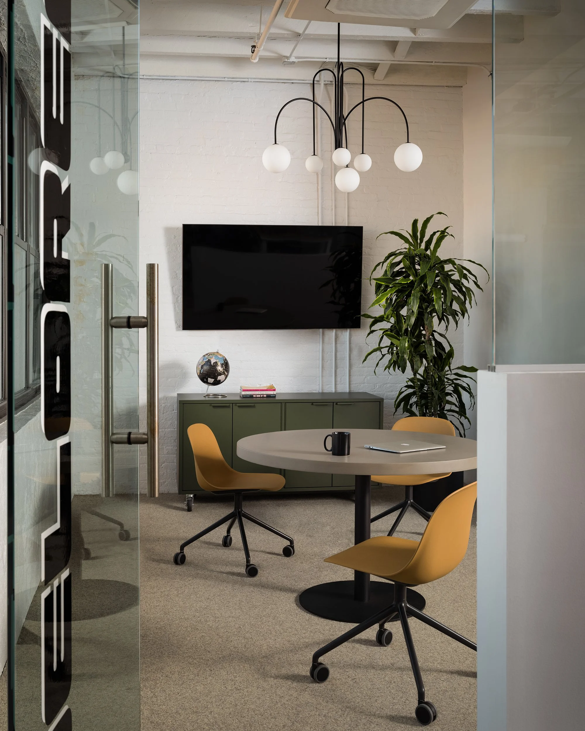 gala-magrina-long-island-city-queens-new-york-office-08.jpg