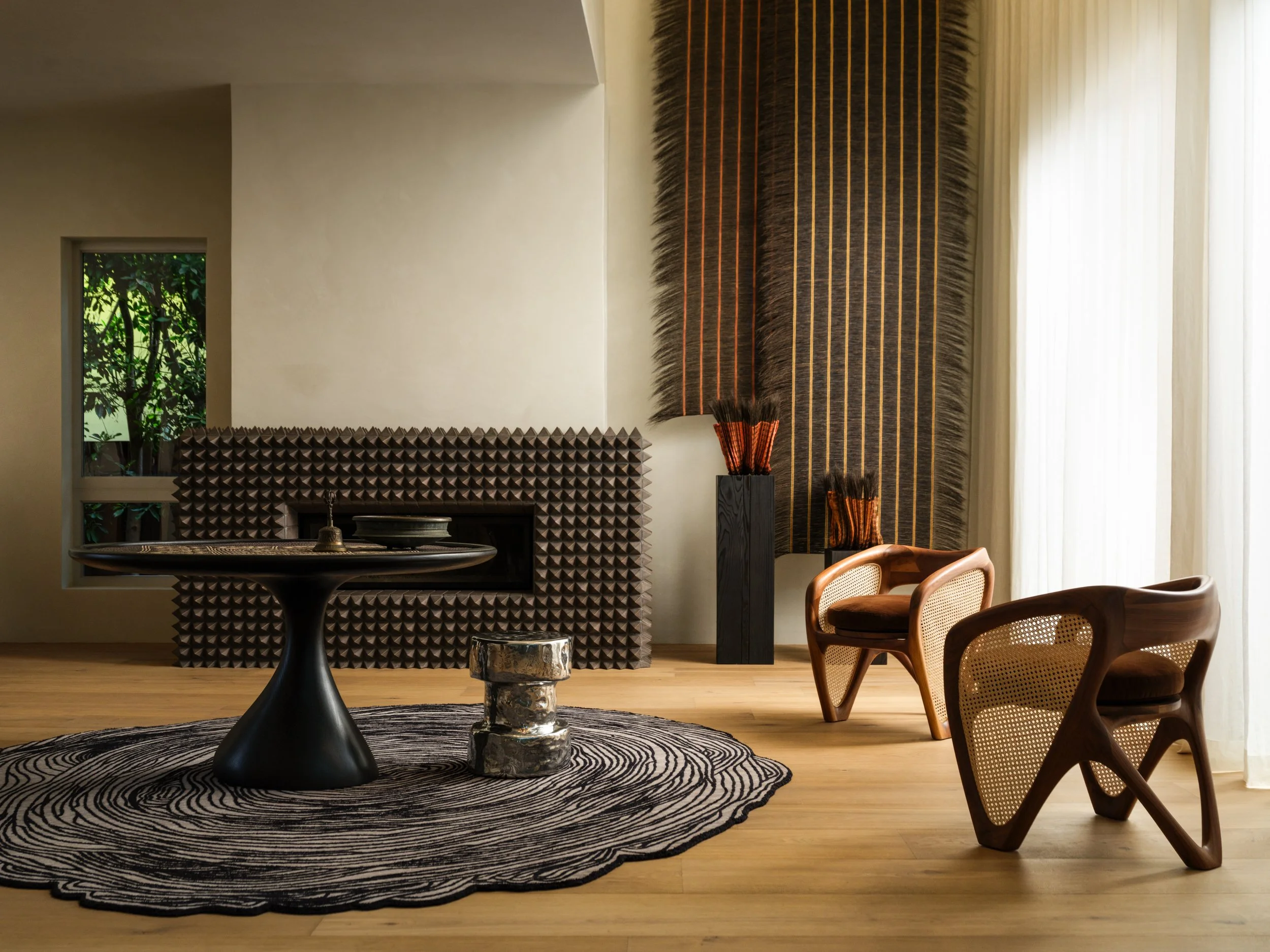 huma-sulaiman-los-angeles-thus-interior-design-living-room-01.jpg