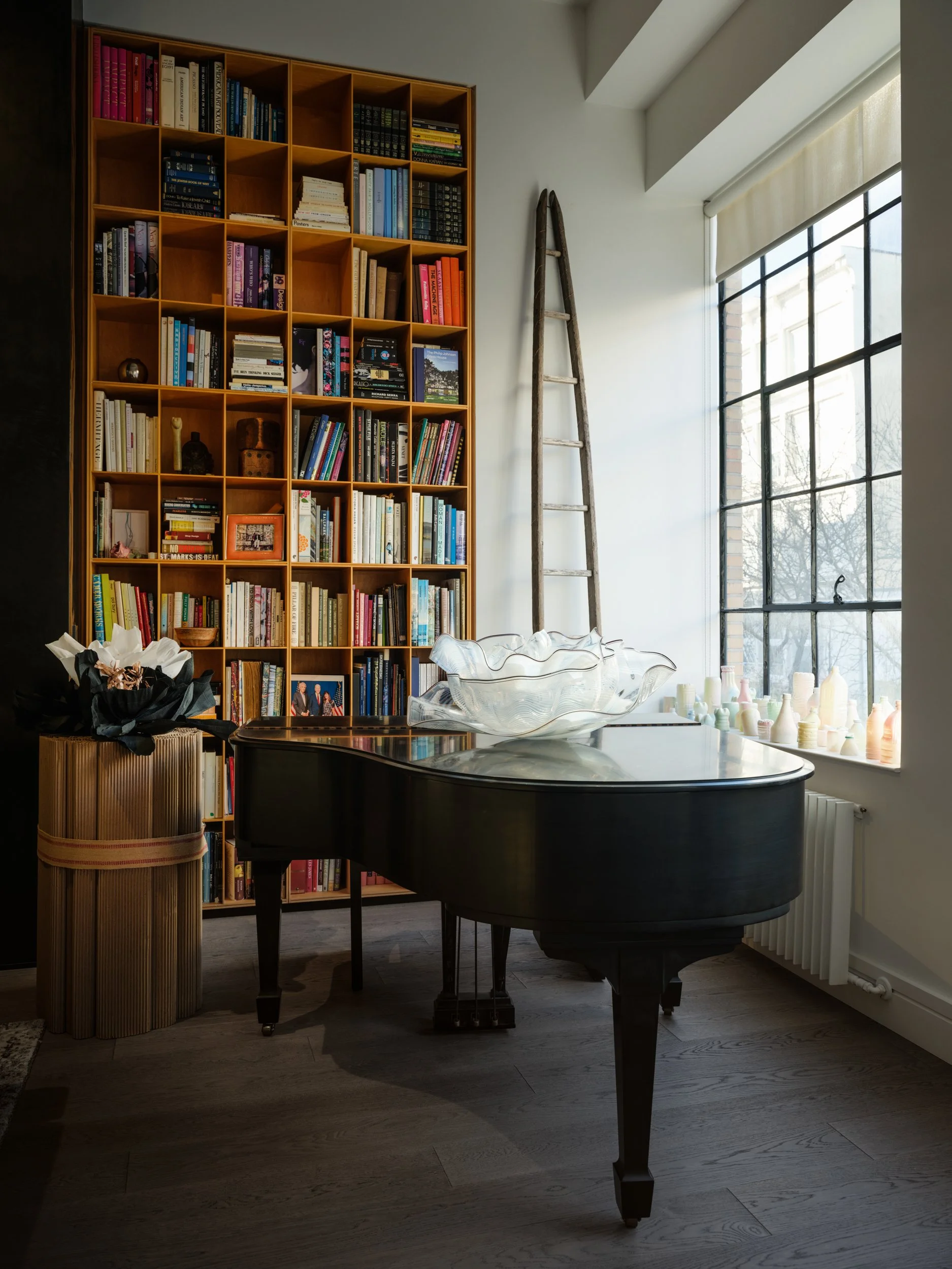 soho-loft-jamie-drake-design-living-room-2.jpg