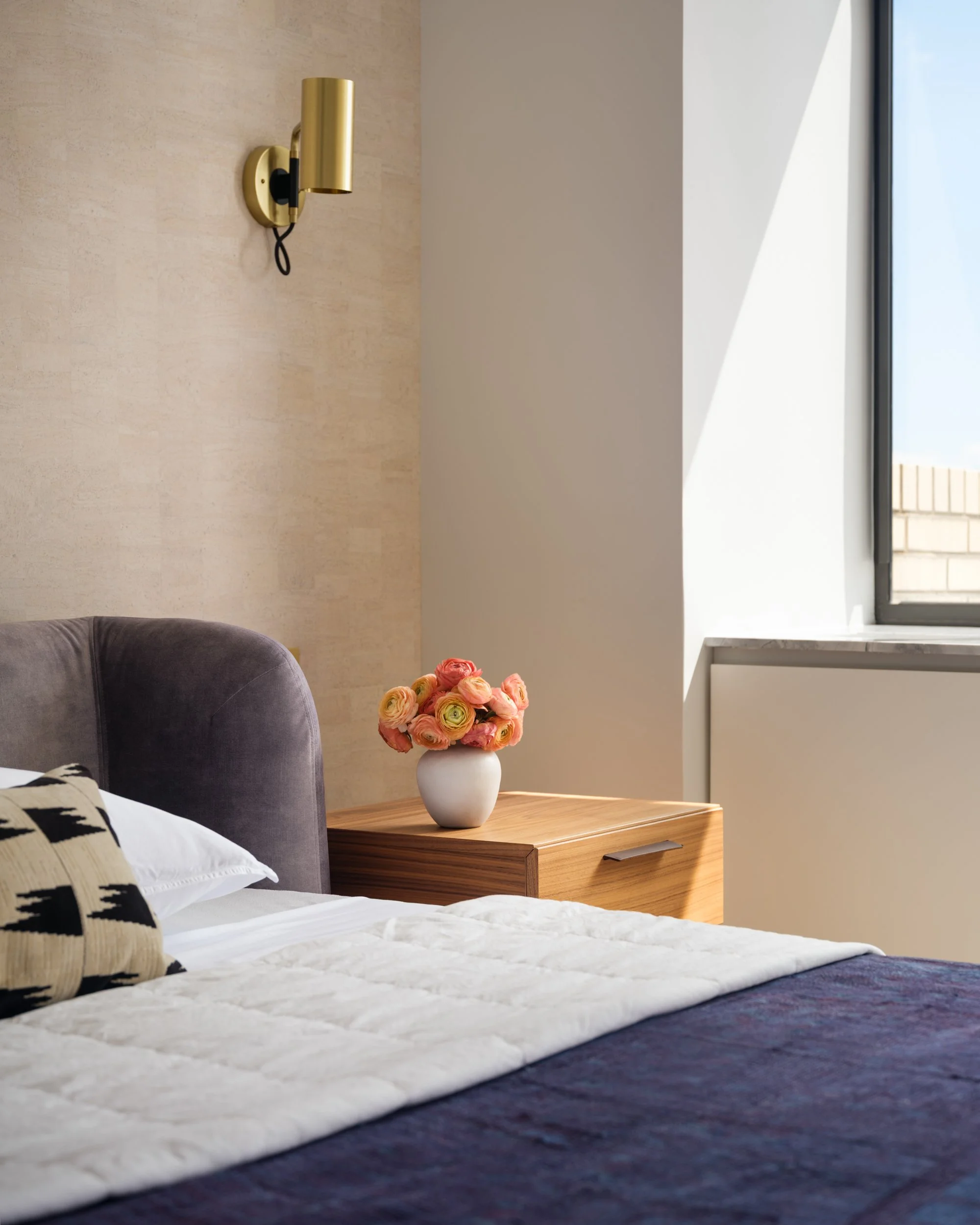 lara-apelian-studio-interior-design-midtown-bed-room-05.jpg