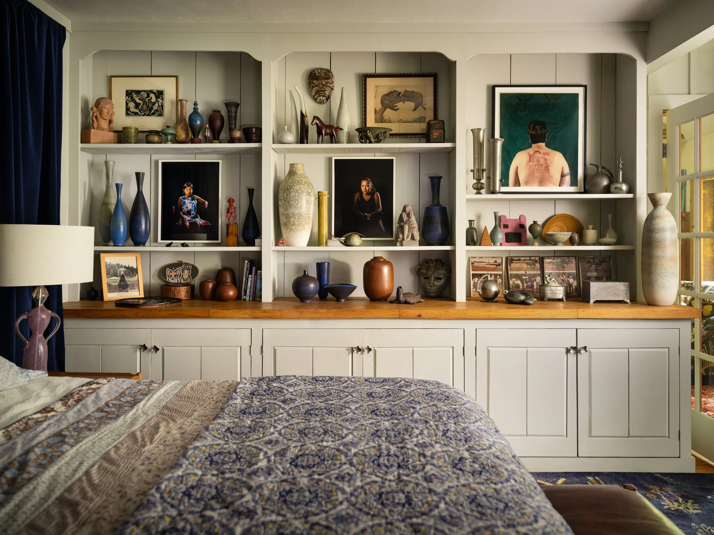 kim-hostler-juliet-burrows-upstate-acram-bedroom-interior-01.jpg