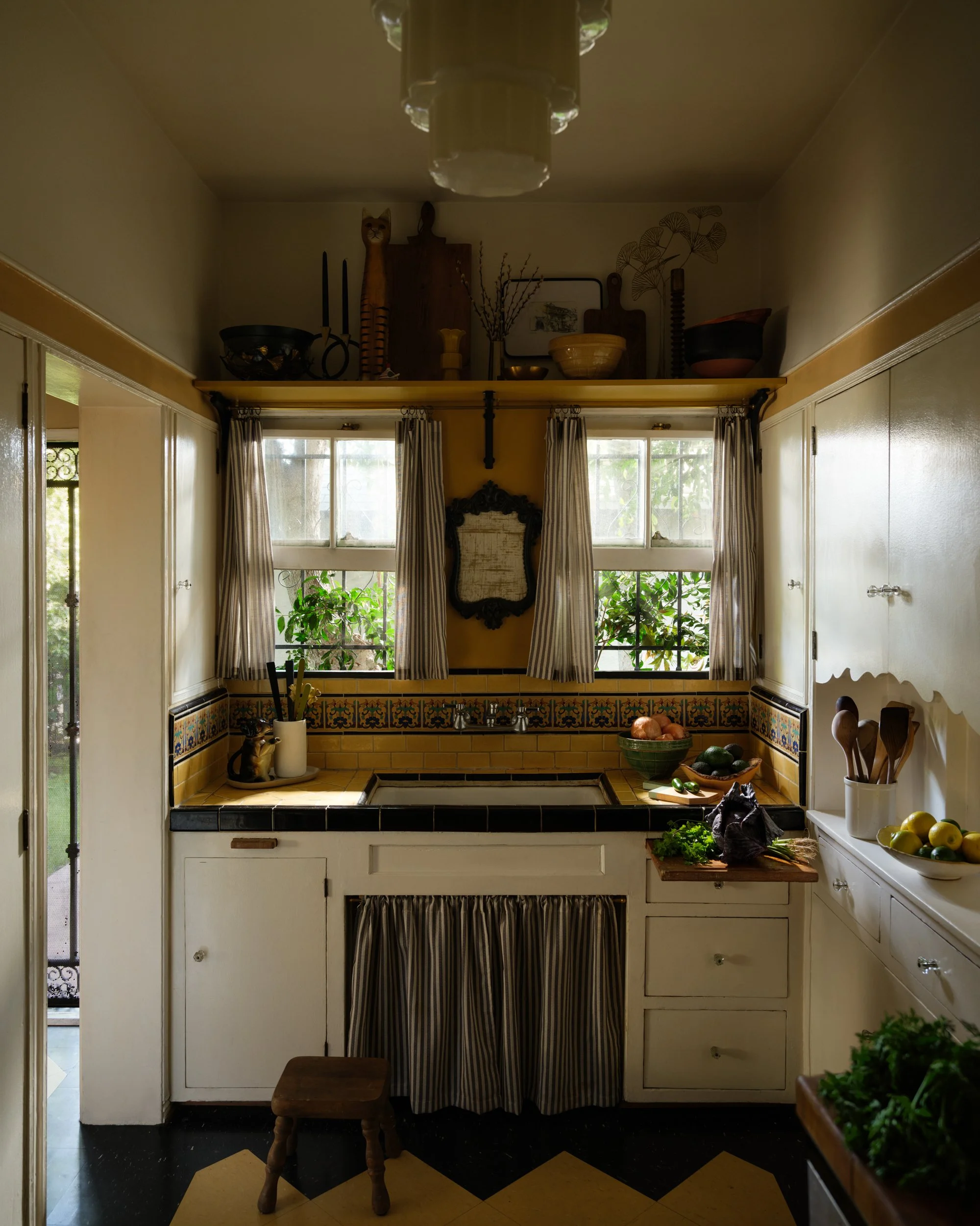 danica-interior-los-angeles-kitchen-01.jpg