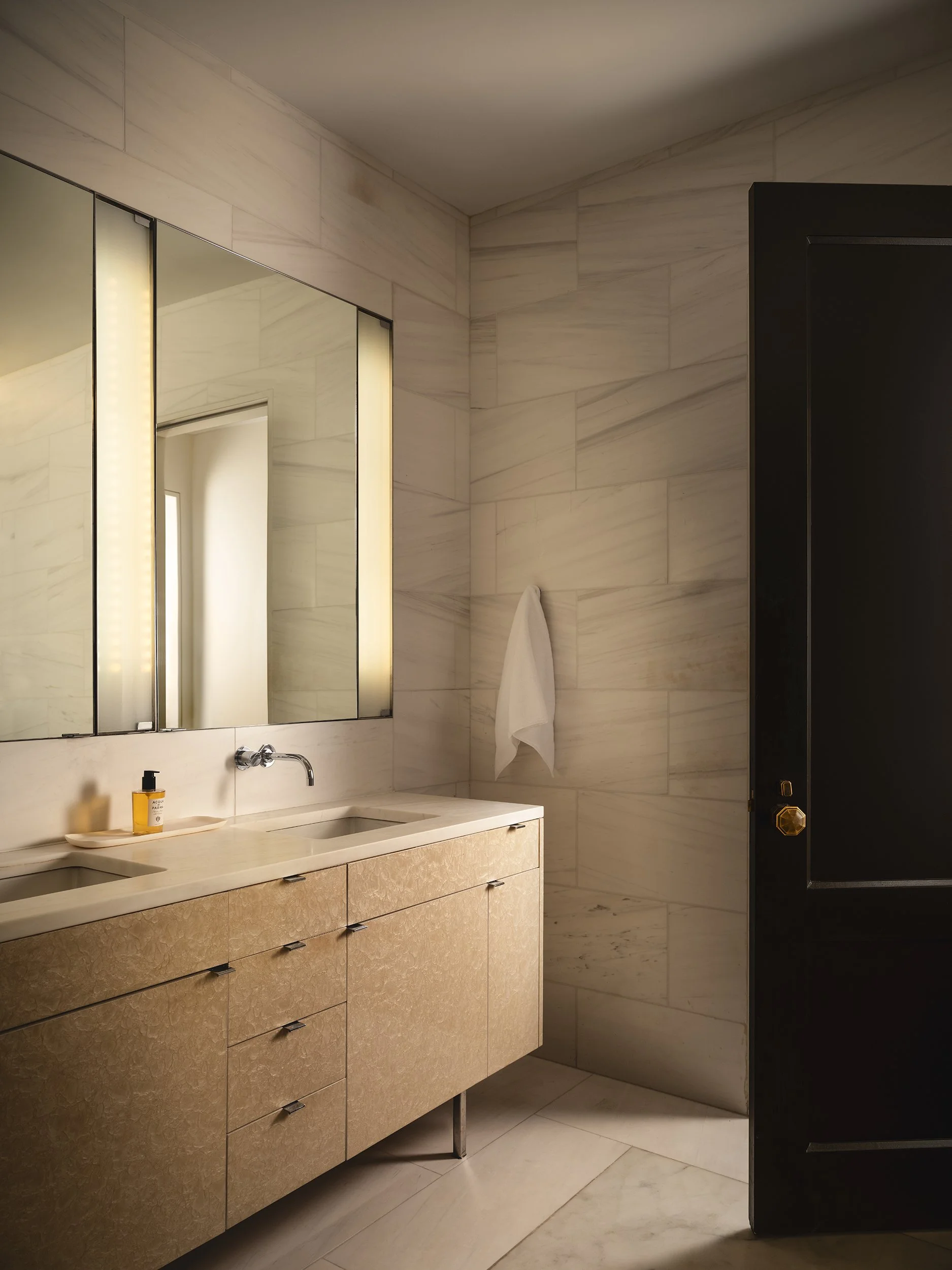 avroko-chelsea-interior-bath-room-01.jpg