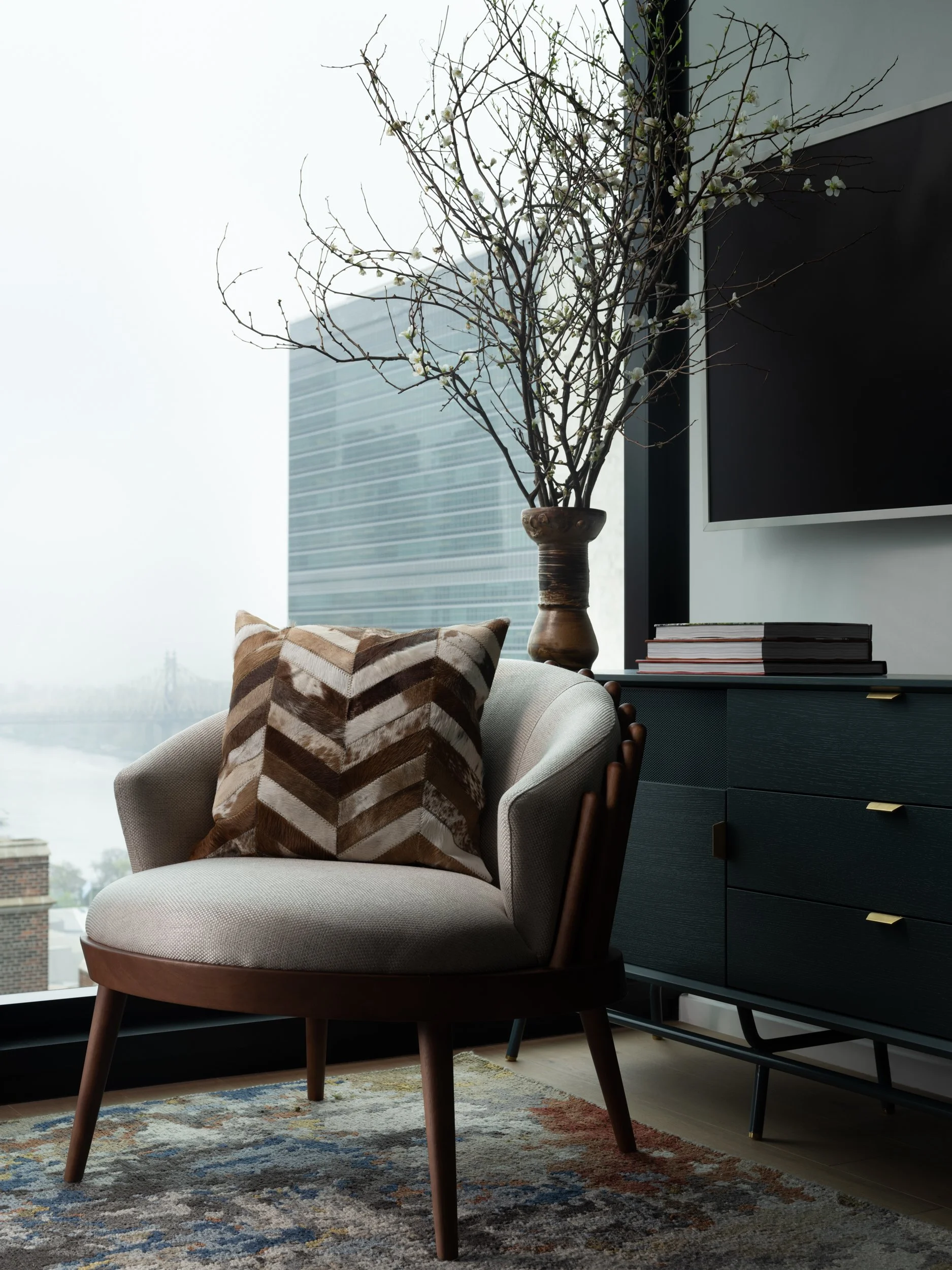 ahmad-abouzanat-interior-design-midtown-apartment-livingroom-05.jpg