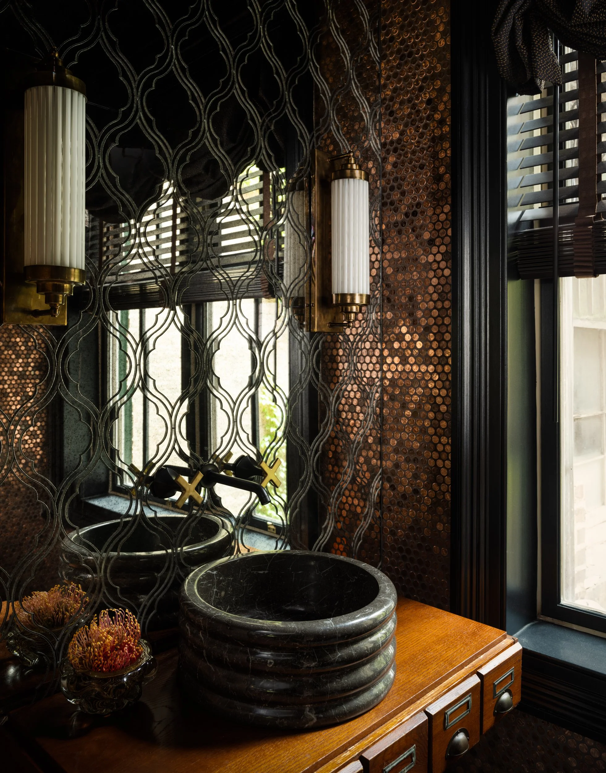 francis-interiors-west-villiage-powder-room-07.jpg