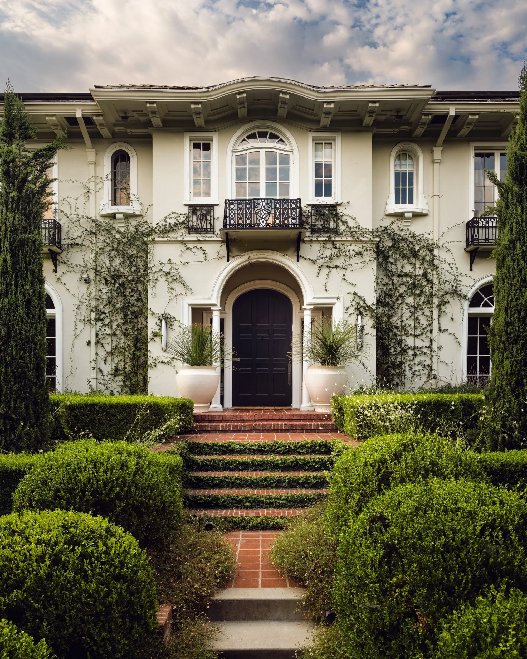the-future-perfect-the-goldwyn-house-outdoor-05.jpg