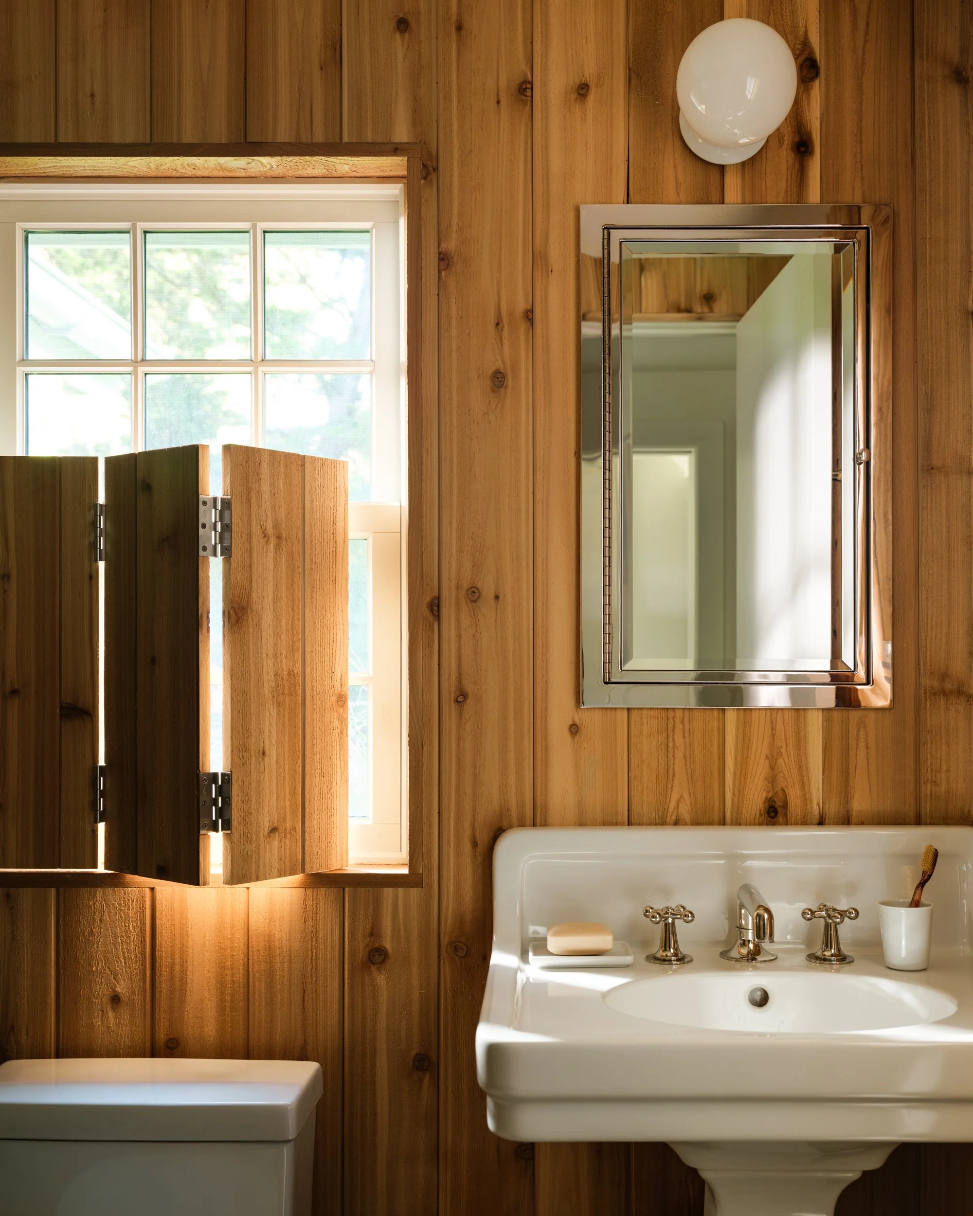 Blue-Green-Works-east-hampton-bathroom-1.jpg