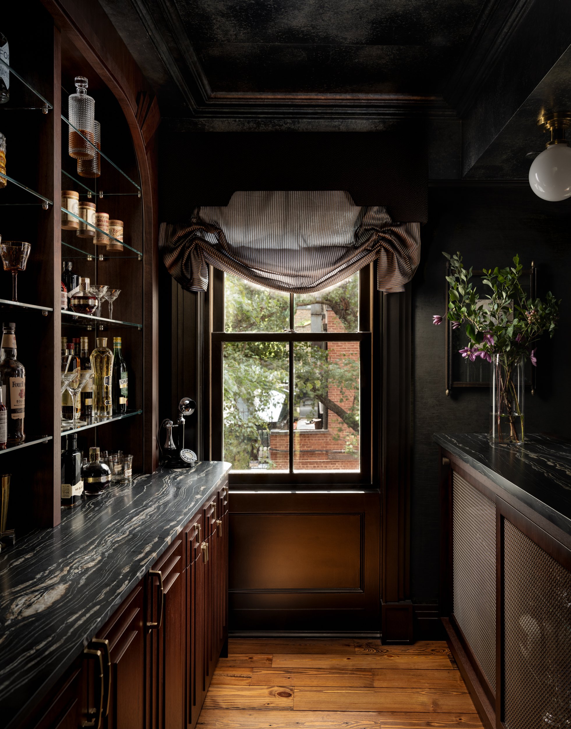 francis-interiors-west-villiage-bar-living-room-03.jpg