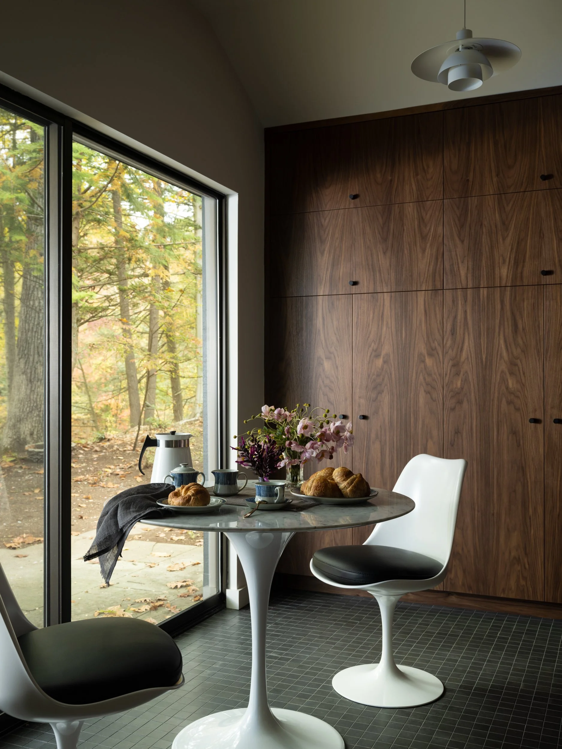 alec-holland-greenwich-connecticut-interior-design-kitchen-01.jpg