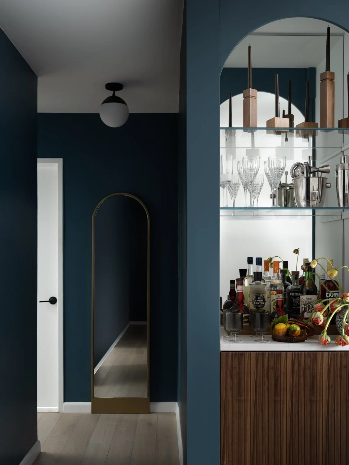 ahmad-abouzanat-interior-design-bar-02.jpg