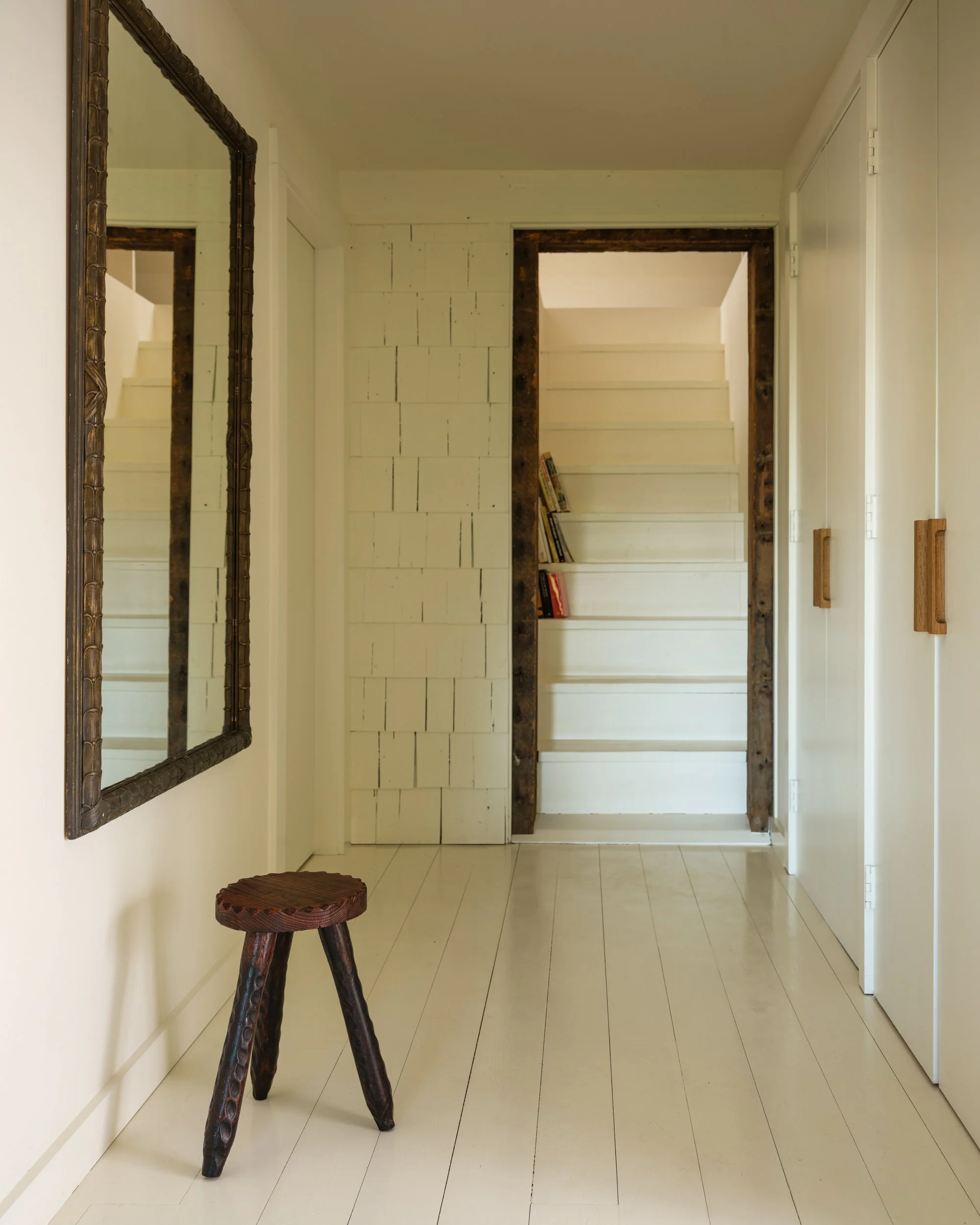 Blue-Green-Works-east-hampton-hallway.jpg