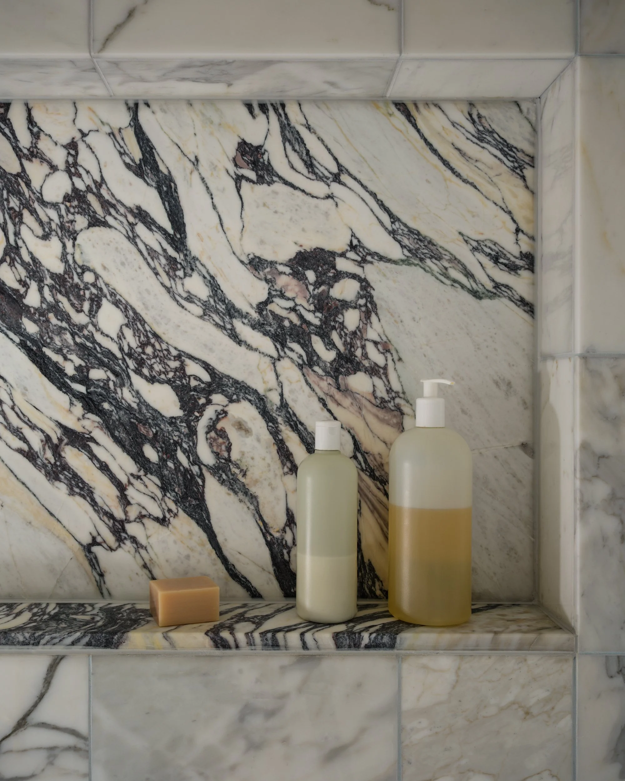 lara-apelian-studio-interior-design-midtown-bath-room-04.jpg