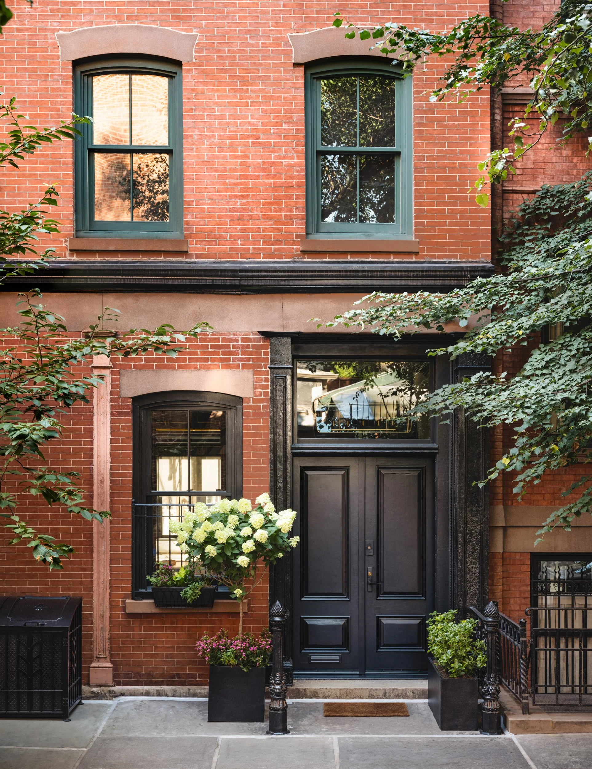 francis-interiors-west-villiage-outdoor-01.jpg