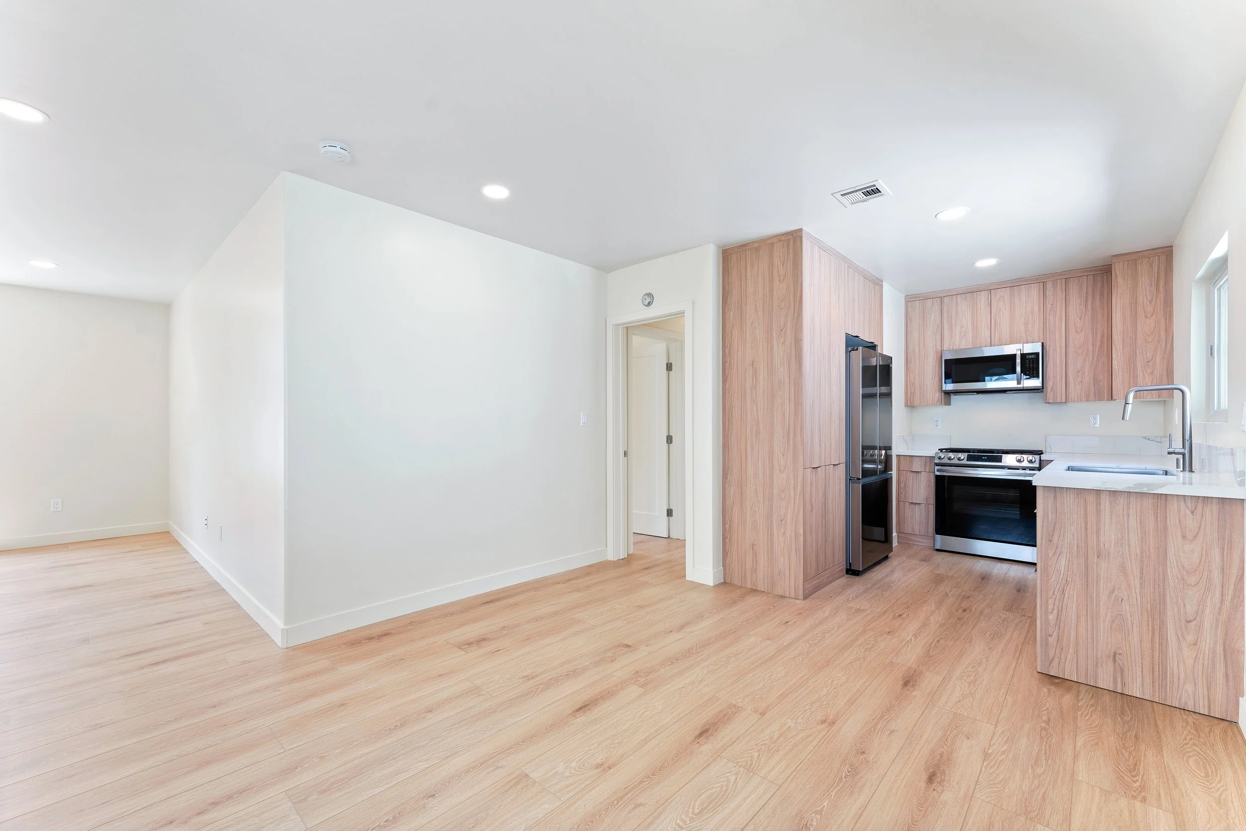 410 Huntington St Huntington Beach Final-19.jpg