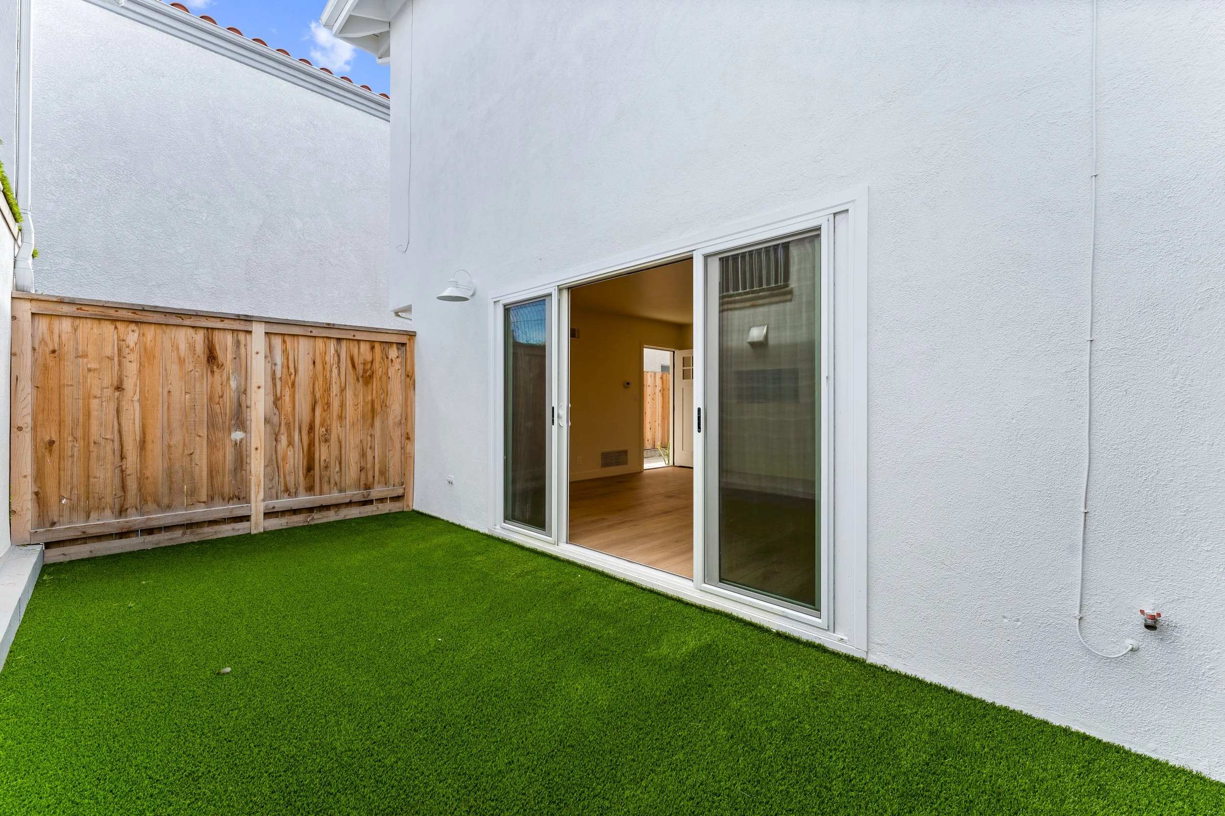 410 Huntington St Huntington Beach Final-34.jpg