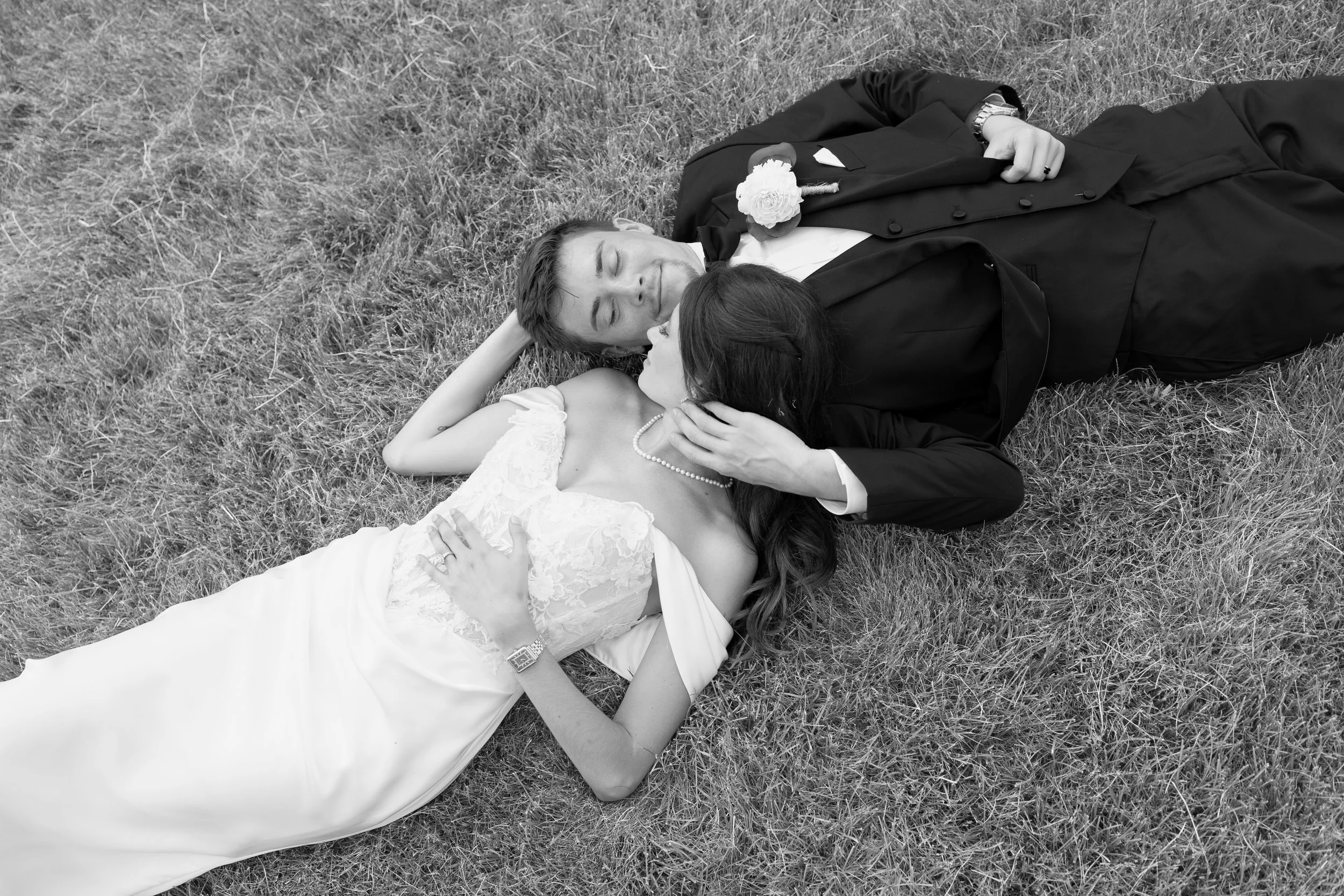 TEASERS-ruiz_wedding-white_oak_farm-michigan_city_indiana-photographer-51.jpg