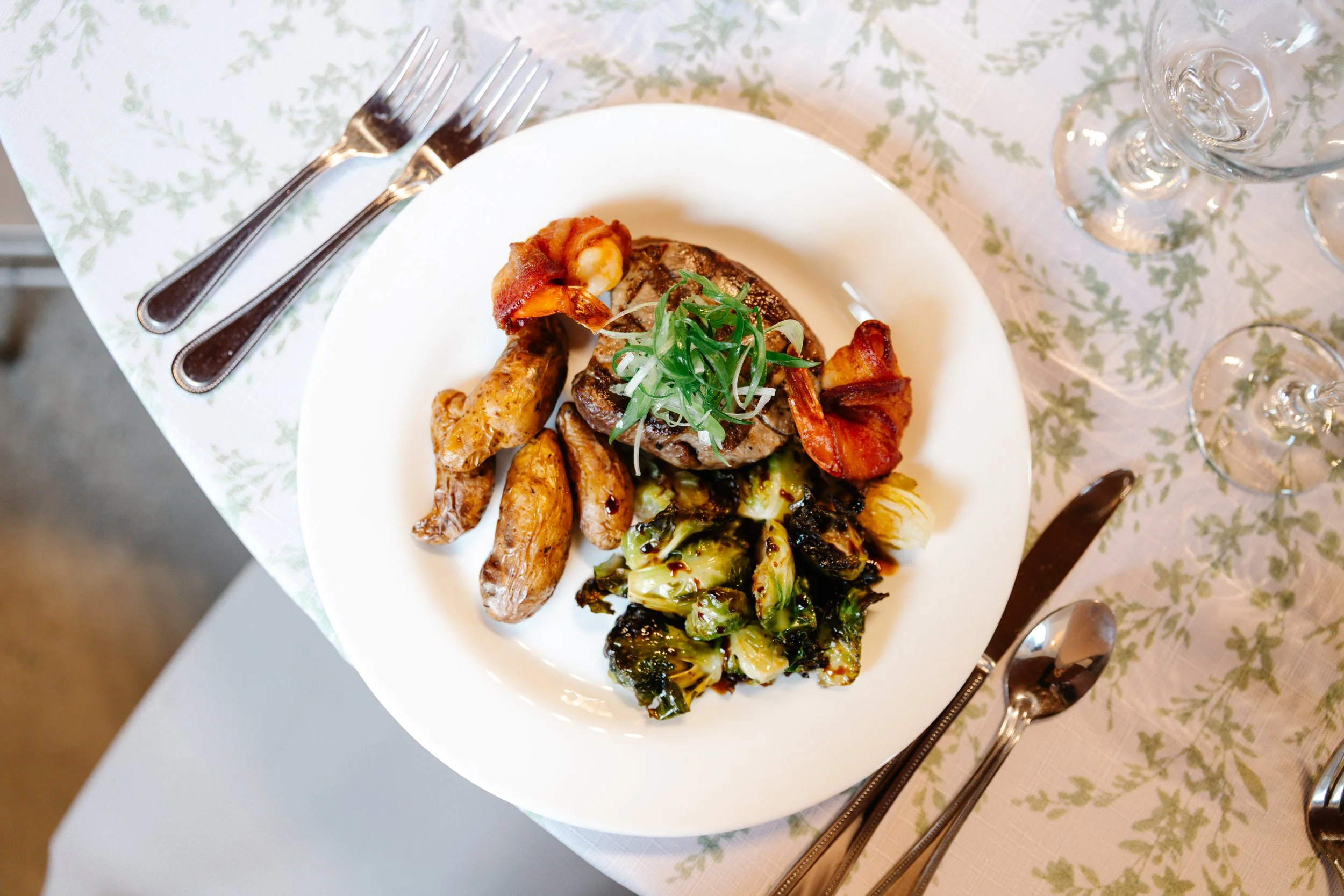 ClassicCatering&Events_Petals_Lifestyle_BrandShoot_March2025-385.jpg