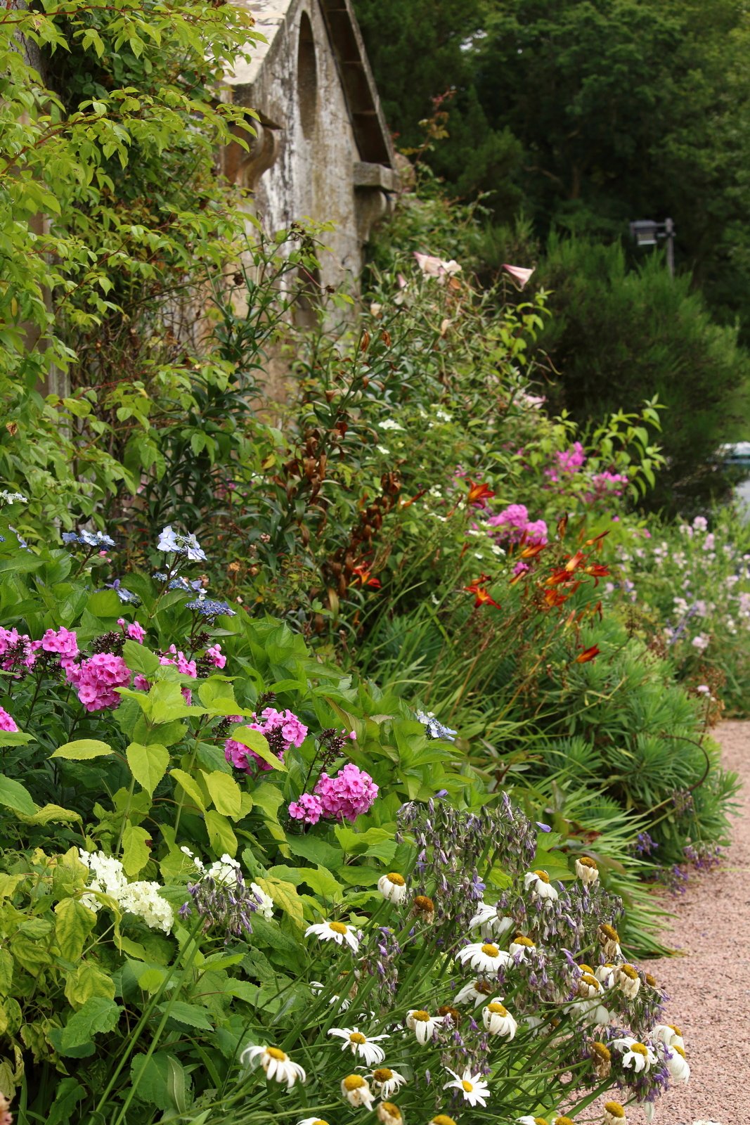 DH - Gardens 1.JPG