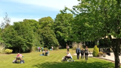 Lochgreen - Hard at work!