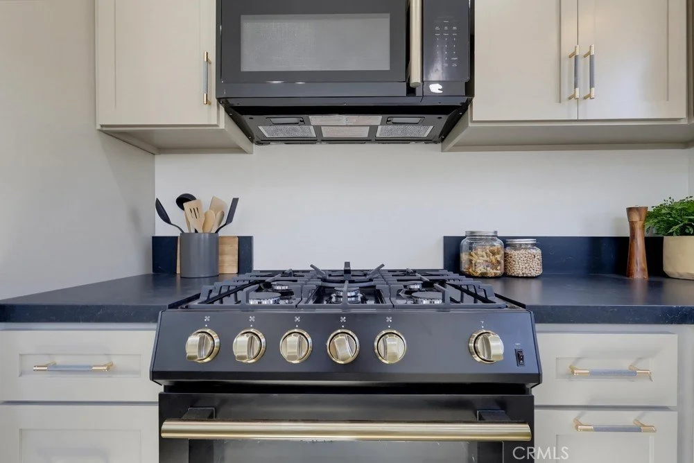 5868 Myrtle (20).jpg