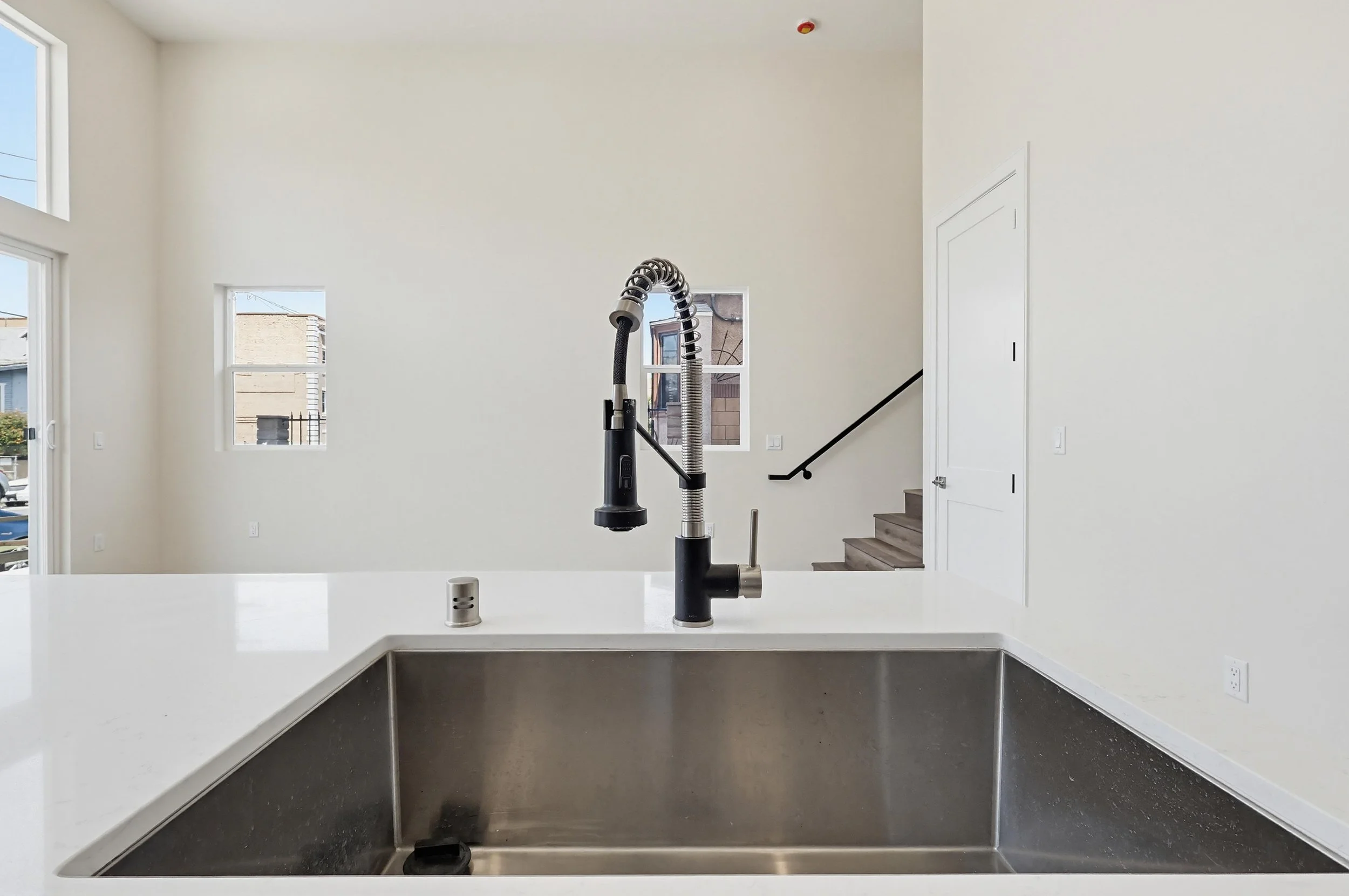 551-w-8th-st-076.jpg