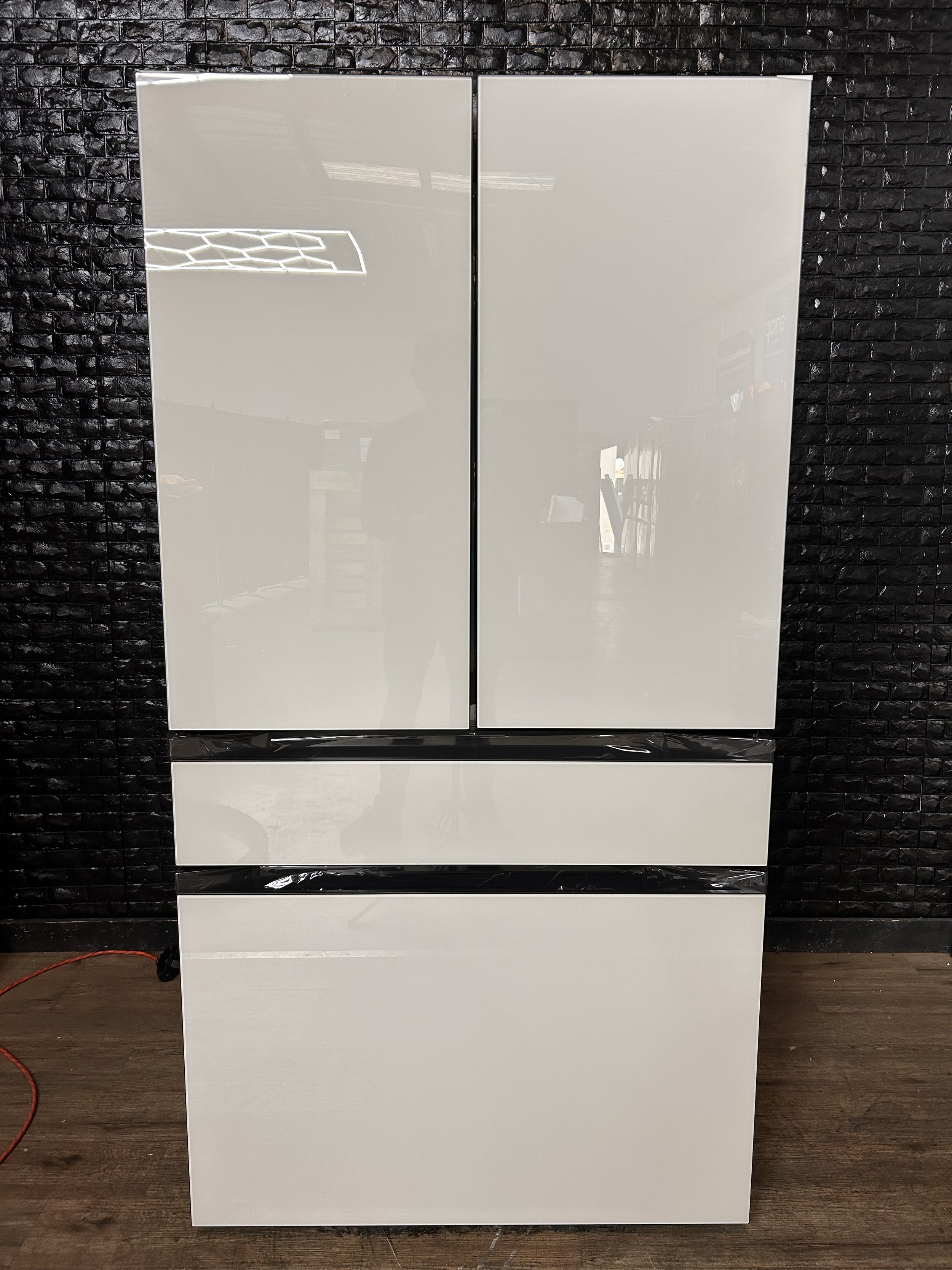 SAMSUNG 4-DOOR BESPOKE REFRIGERATOR (WHITE GLASS PANELS)