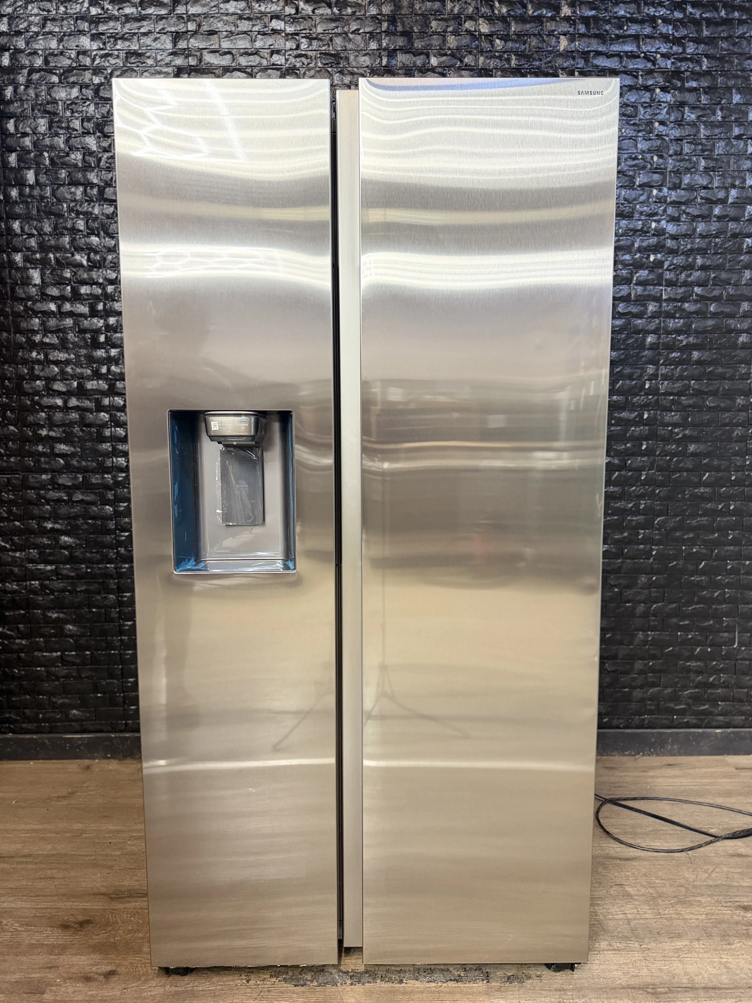 SAMSUNG REFRIGERATOR