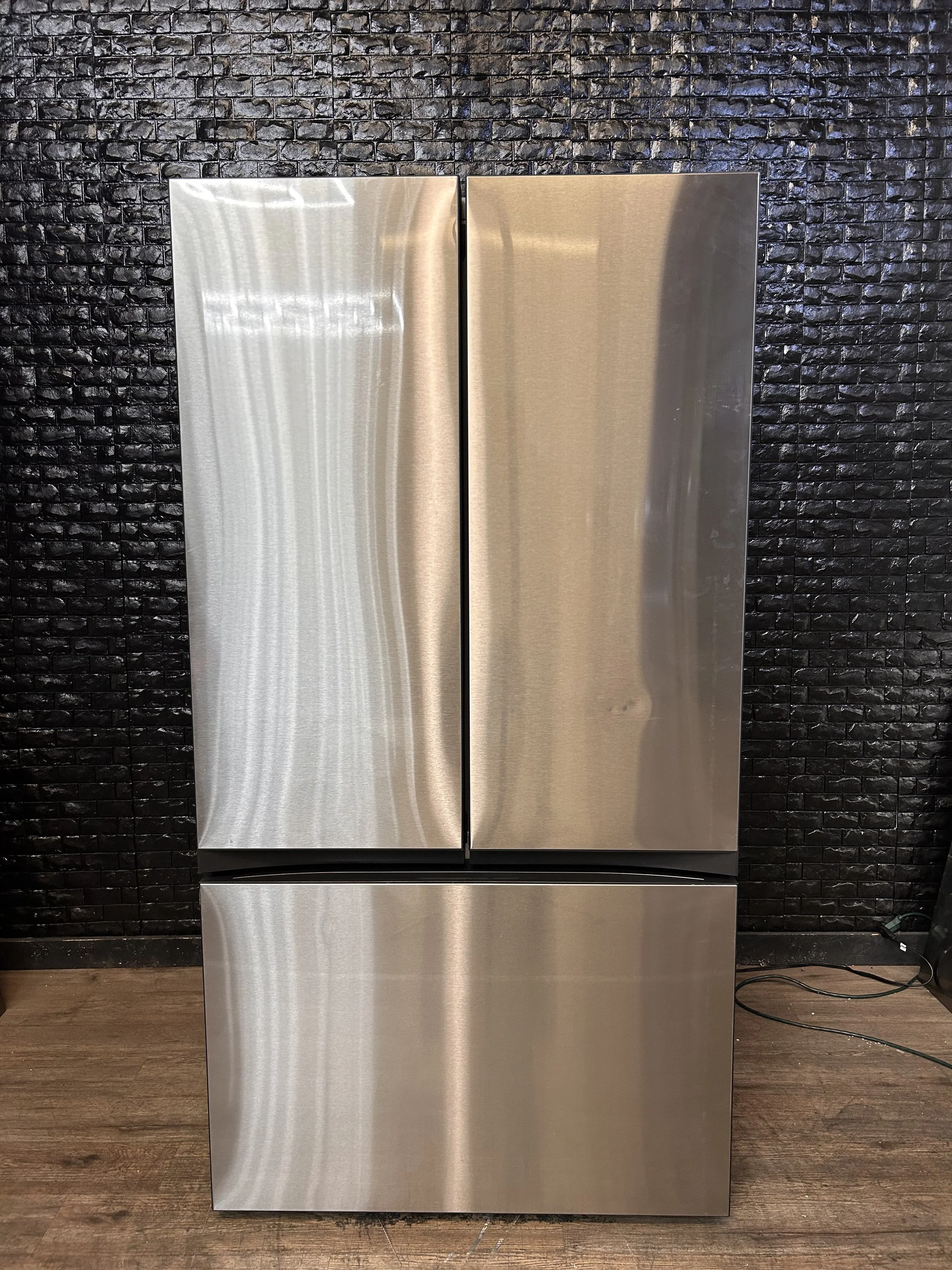 SAMSUNG REFRIGERATOR