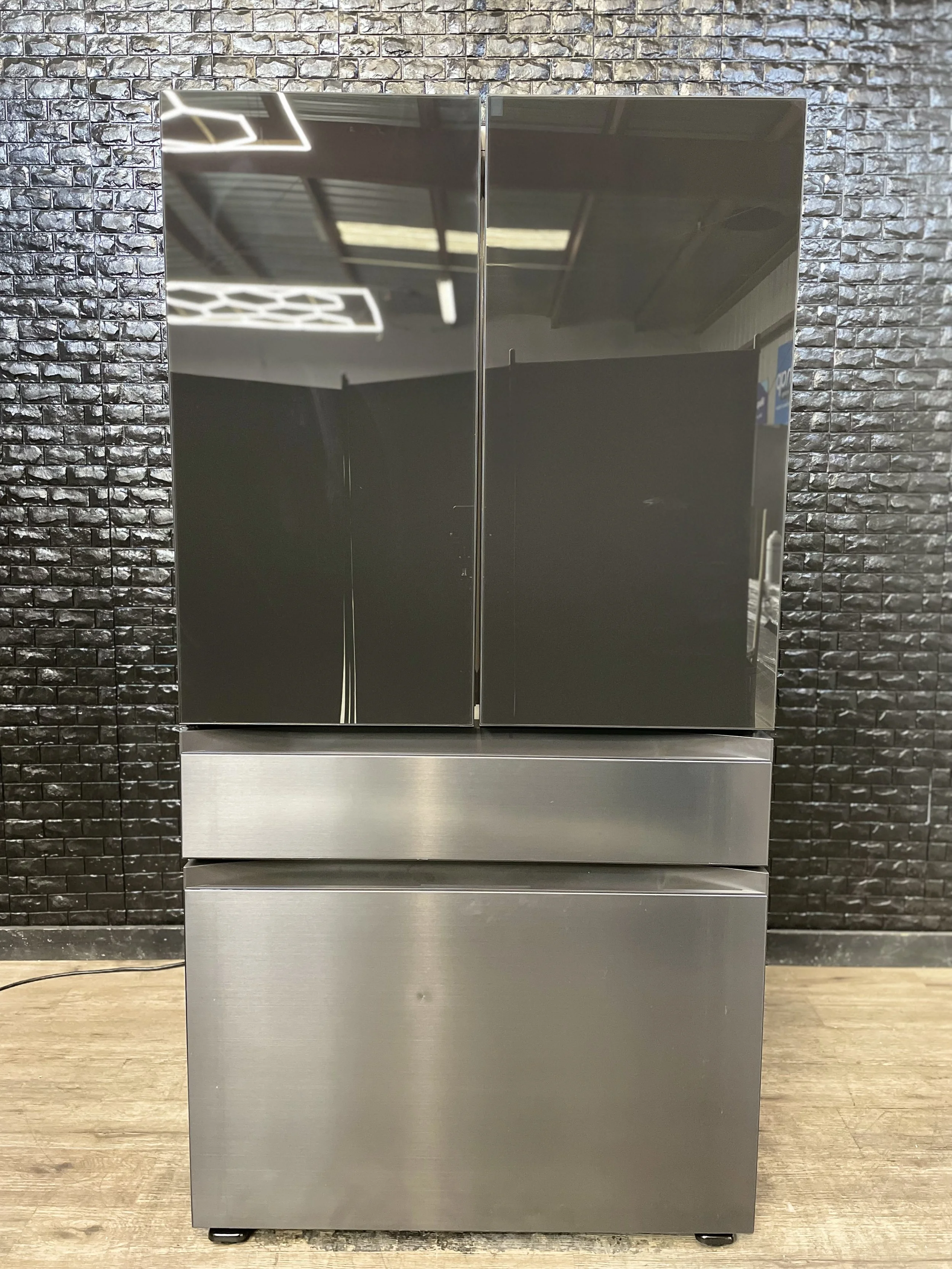 SAMSUNG 4-DOOR BESPOKE REFRIGERATOR (BLACK GLASS PANELS)