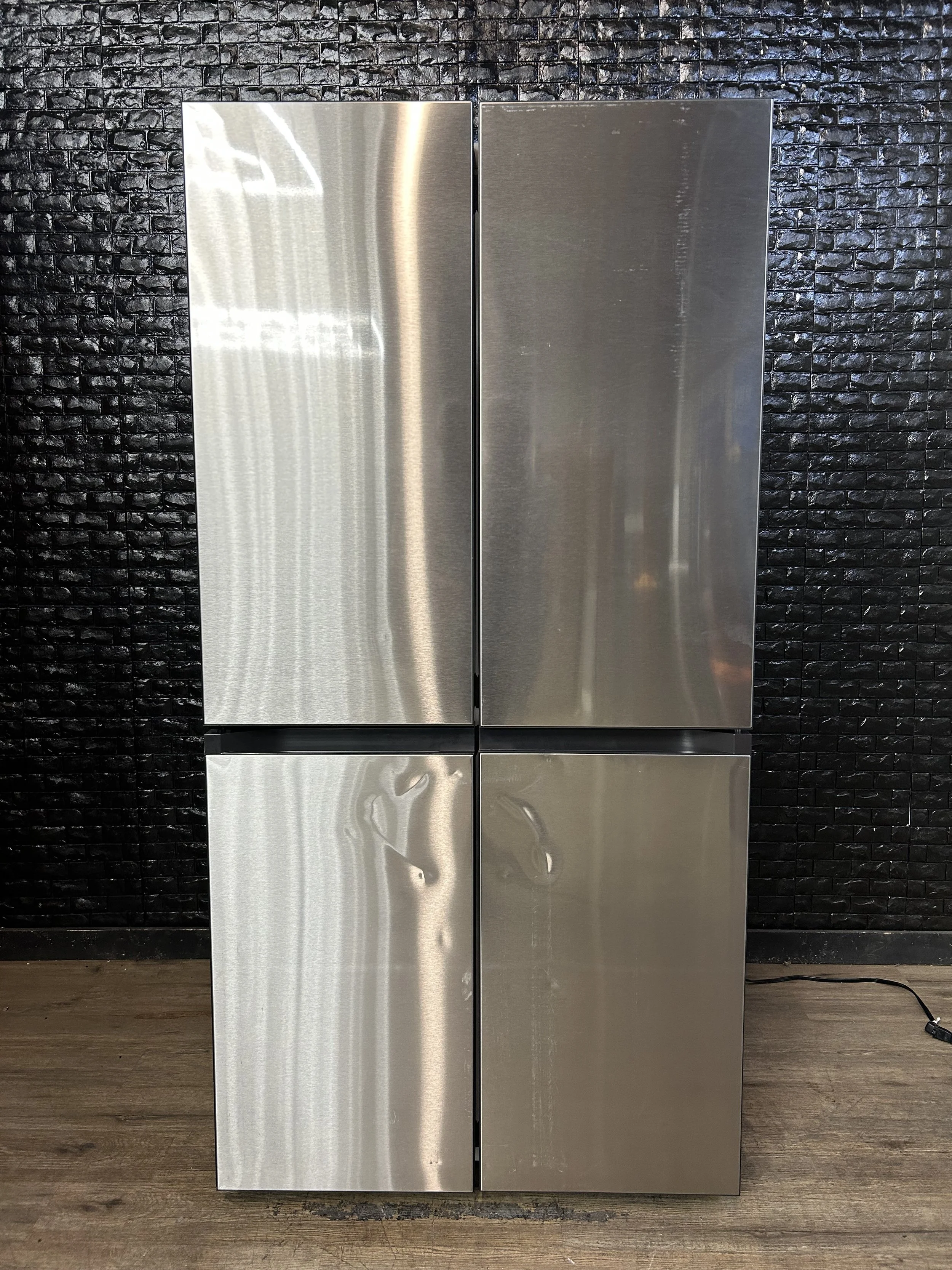 SAMSUNG REFRIGERATOR