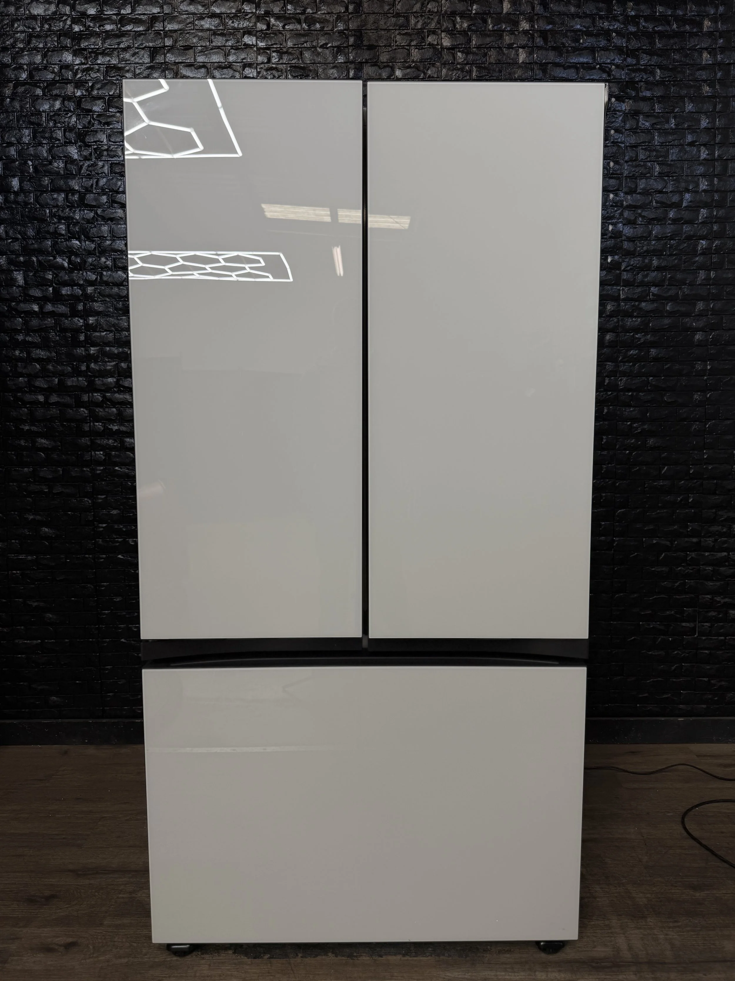 SAMSUNG 3-DOOR BESPOKE REFRIGERATOR (WHITE GLASS PANELS)