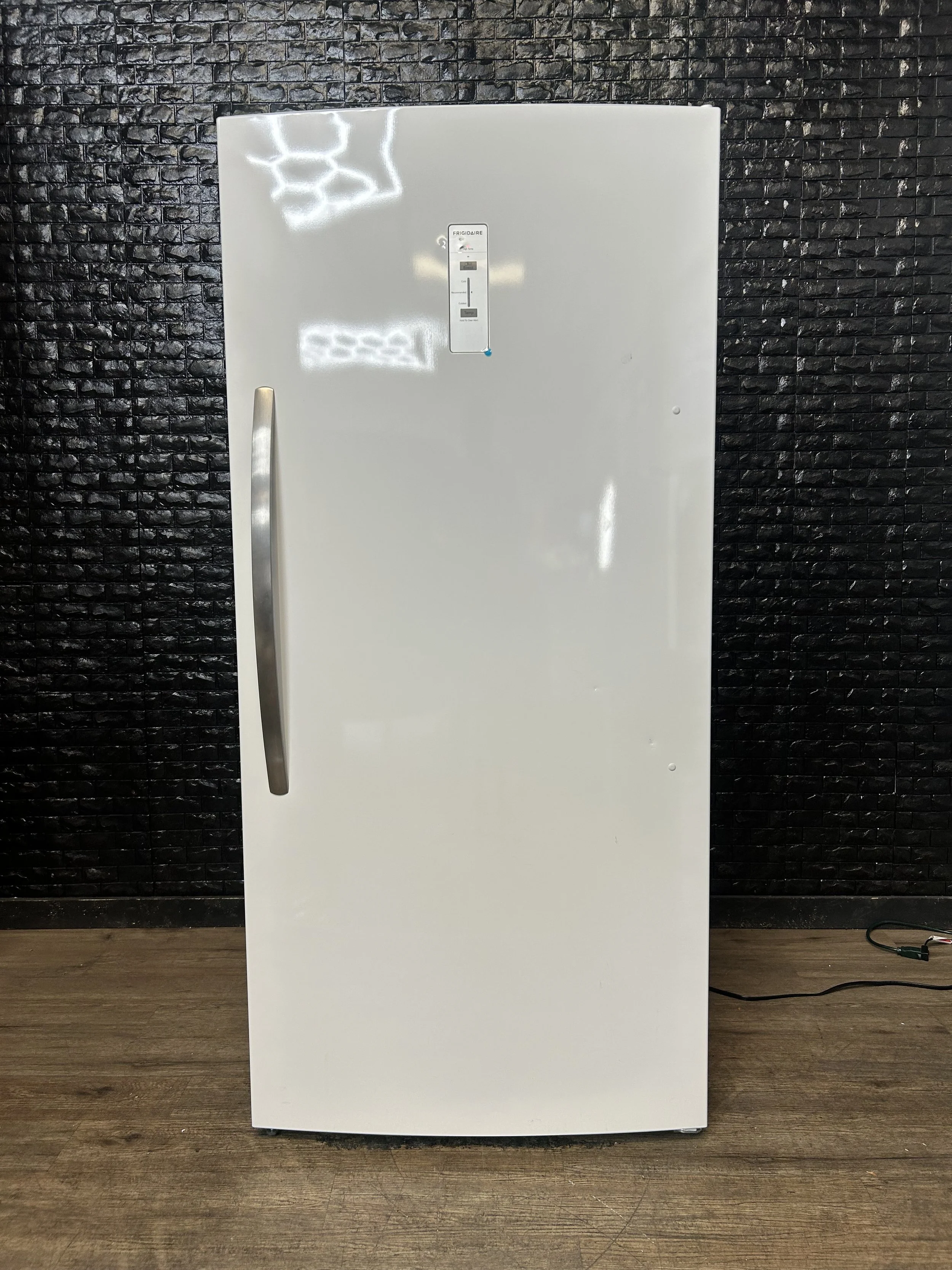 FRIGIDAIRE REFRIGERATOR