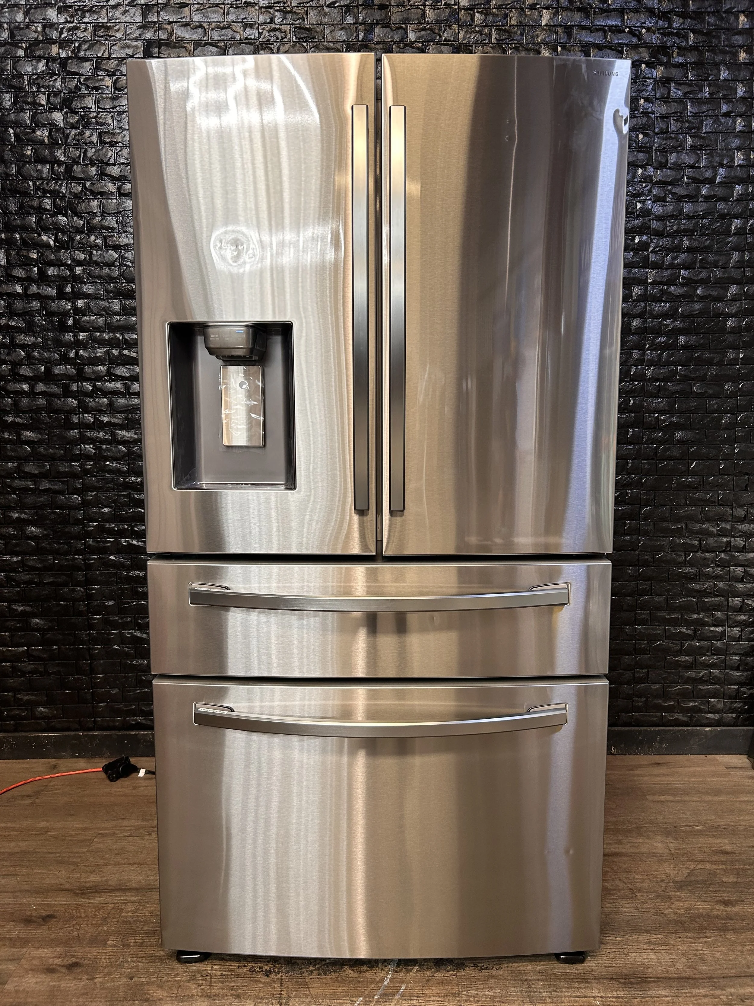 SAMSUNG 4-DOOR REFRIGERATOR
