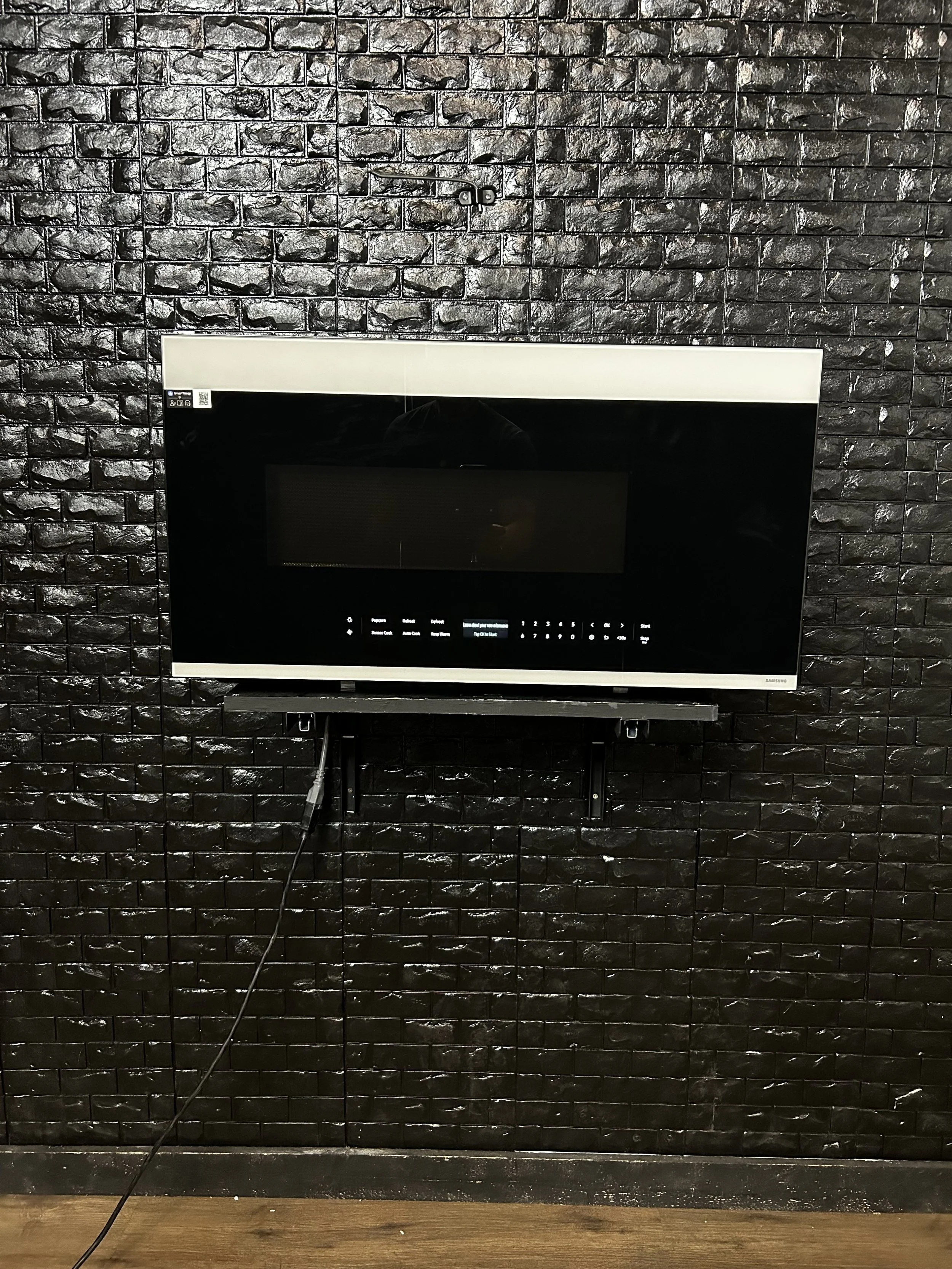 SAMSUNG BESPOKE MICROWAVE HOOD