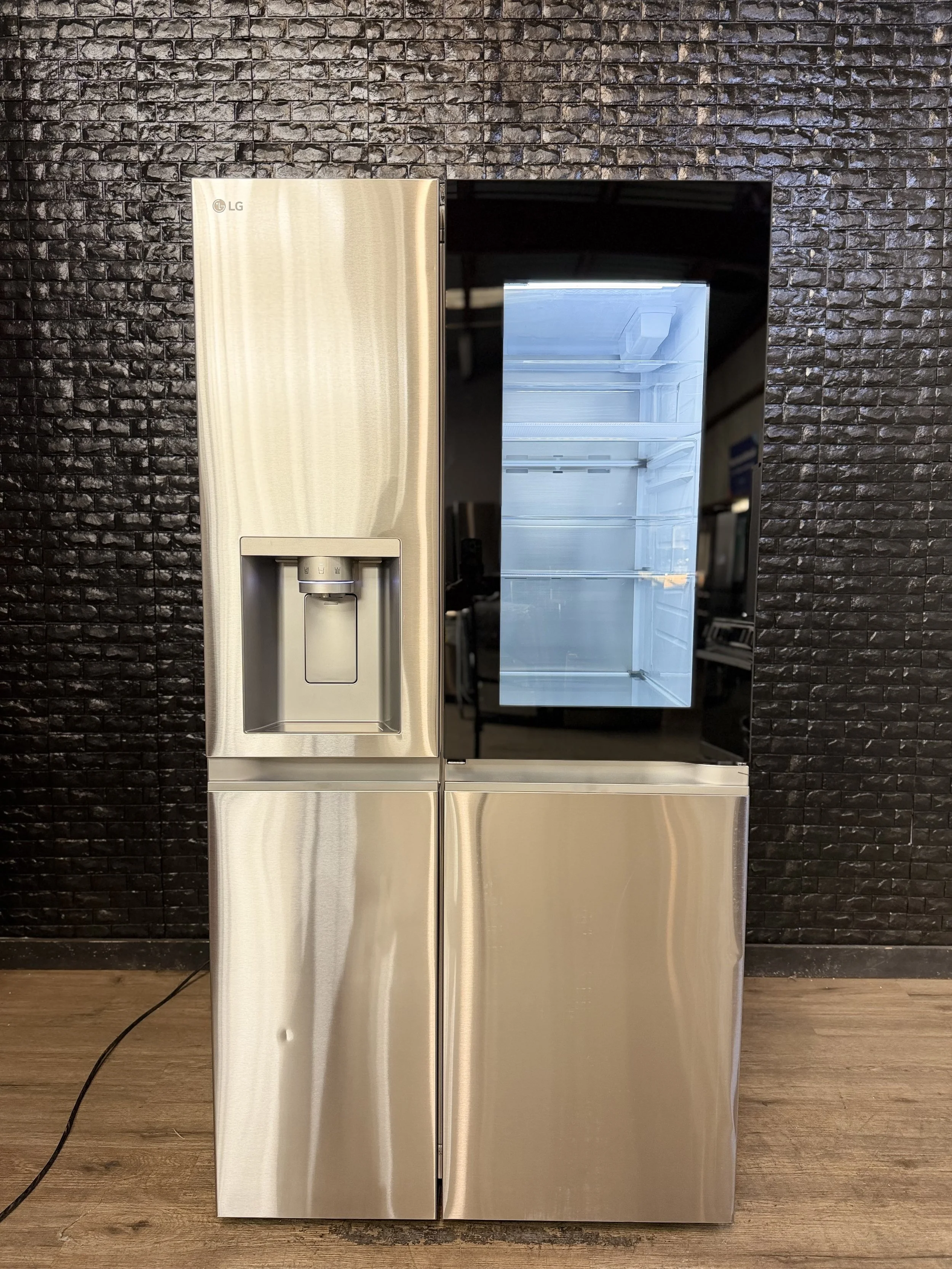 LG INSTAVIEW REFRIGERATOR