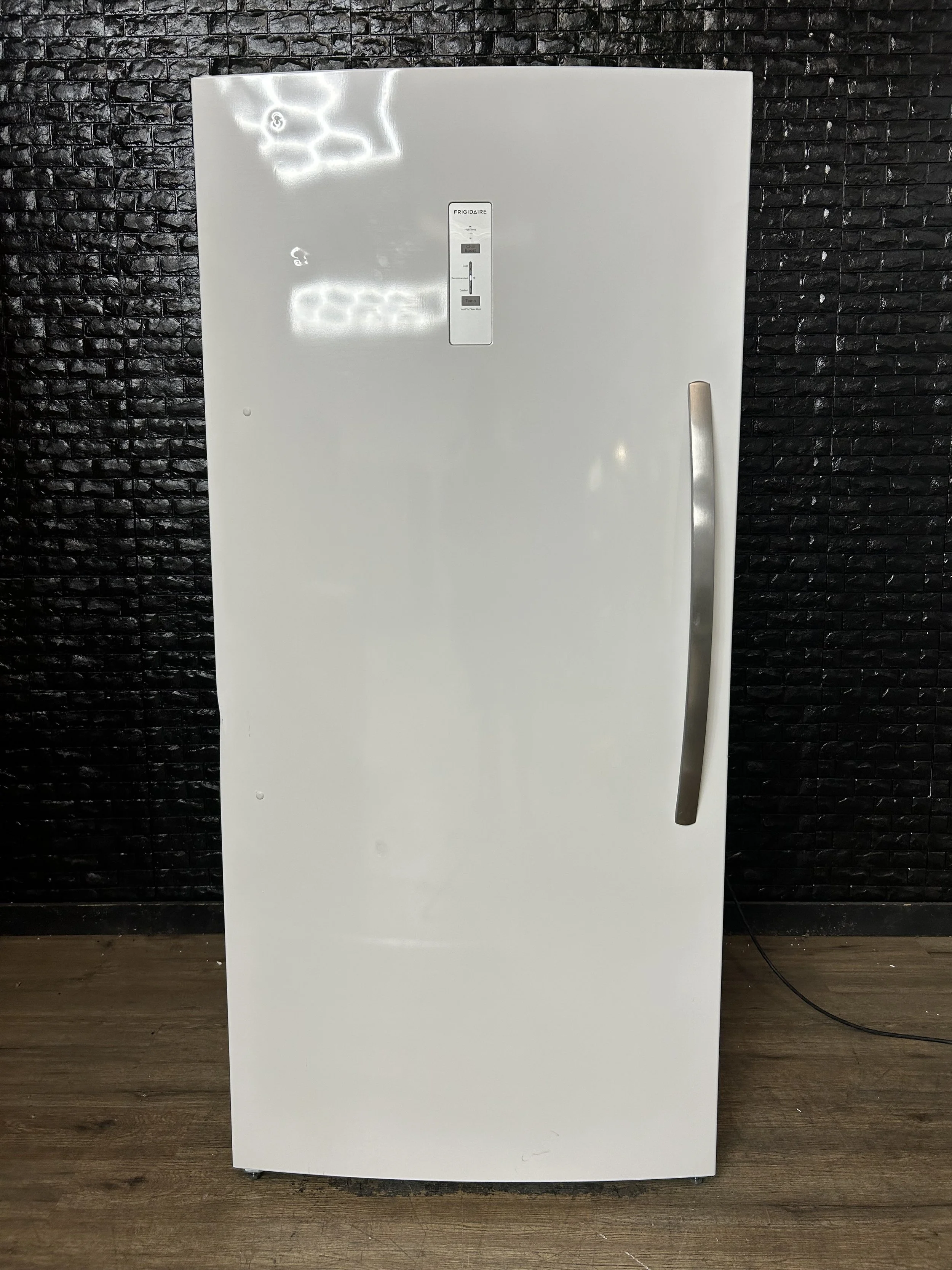 FRIGIDAIRE REFRIGERATOR