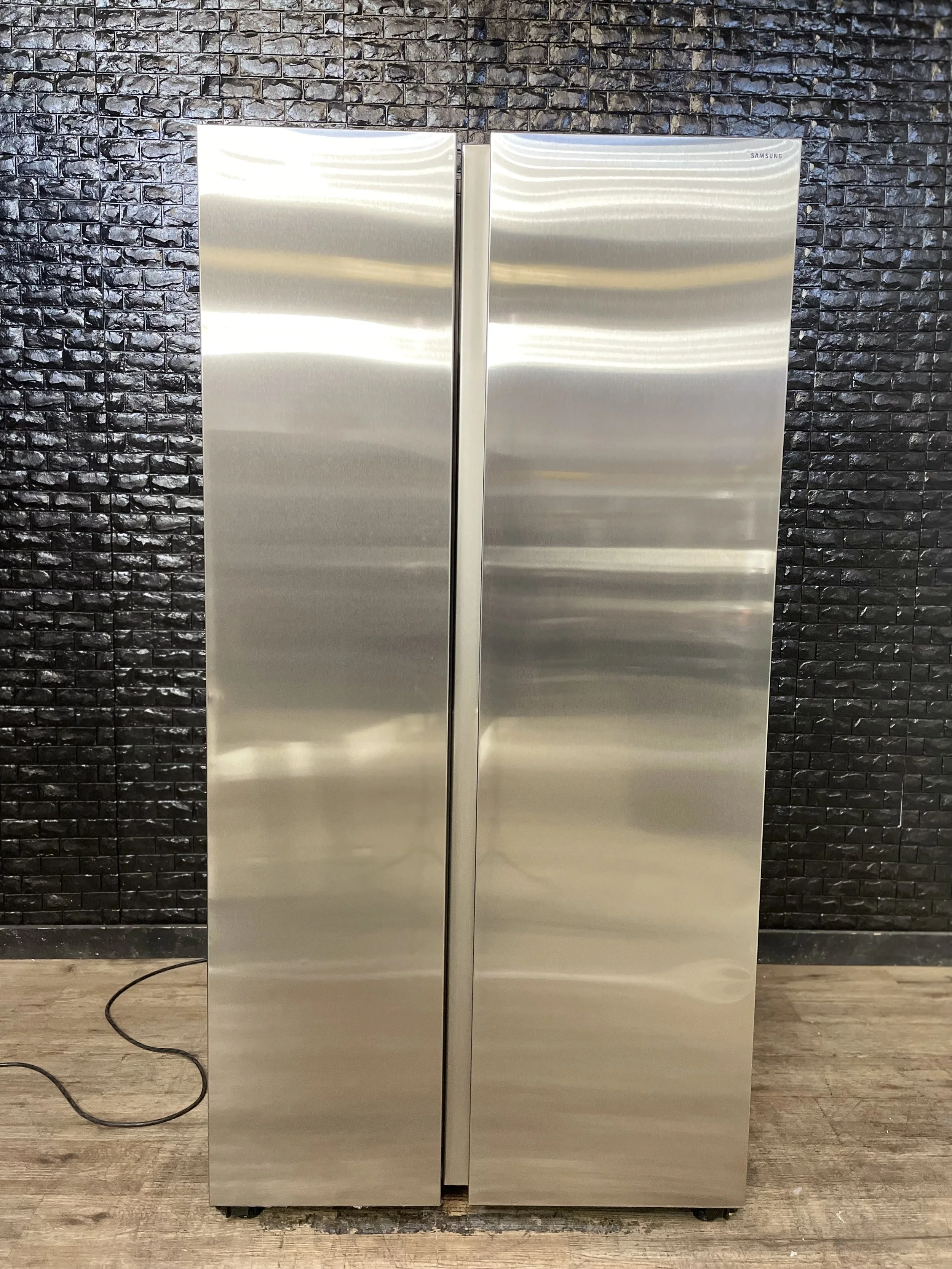 SAMSUNG SIDE BY SIDE REFRIGERATOR