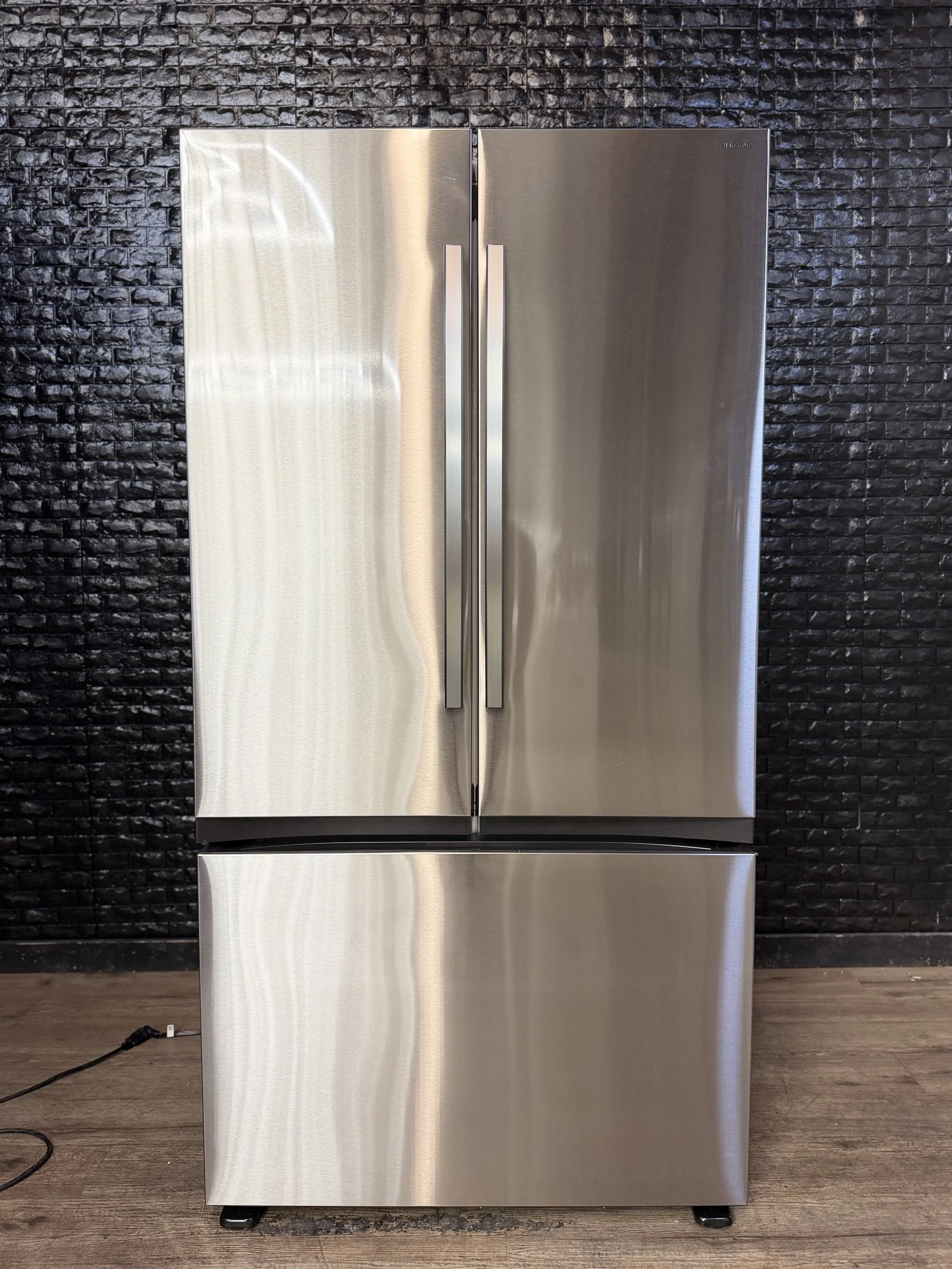 SAMSUNG MEGA CAPACITY REFRIGERATOR