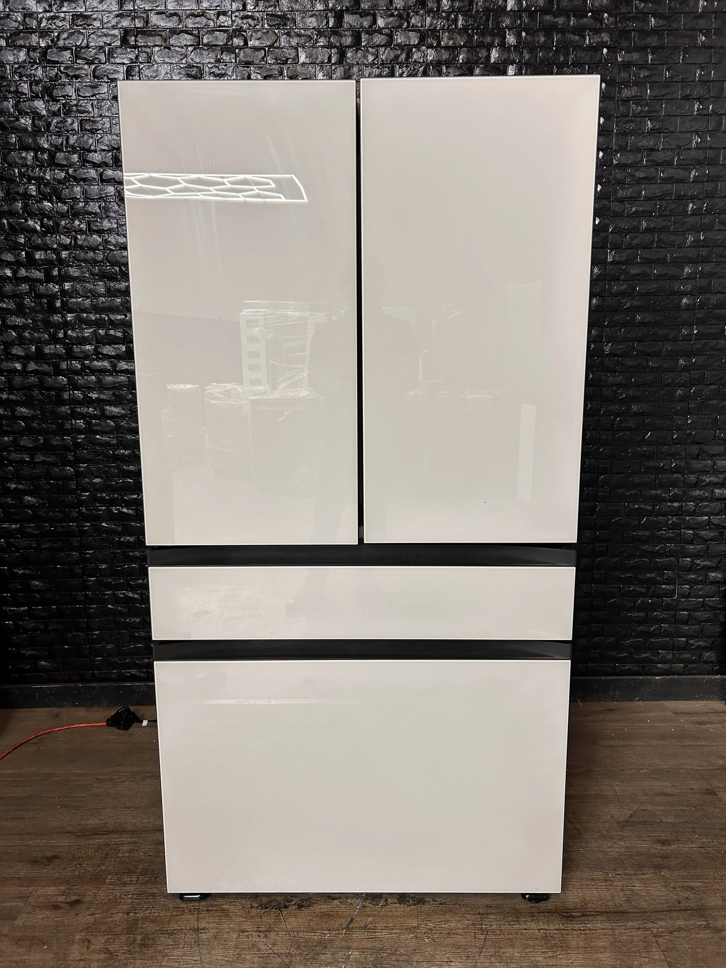 SAMSUNG 4-DOOR BESPOKE REFRIGERATOR (WHITE GLASS PANELS)