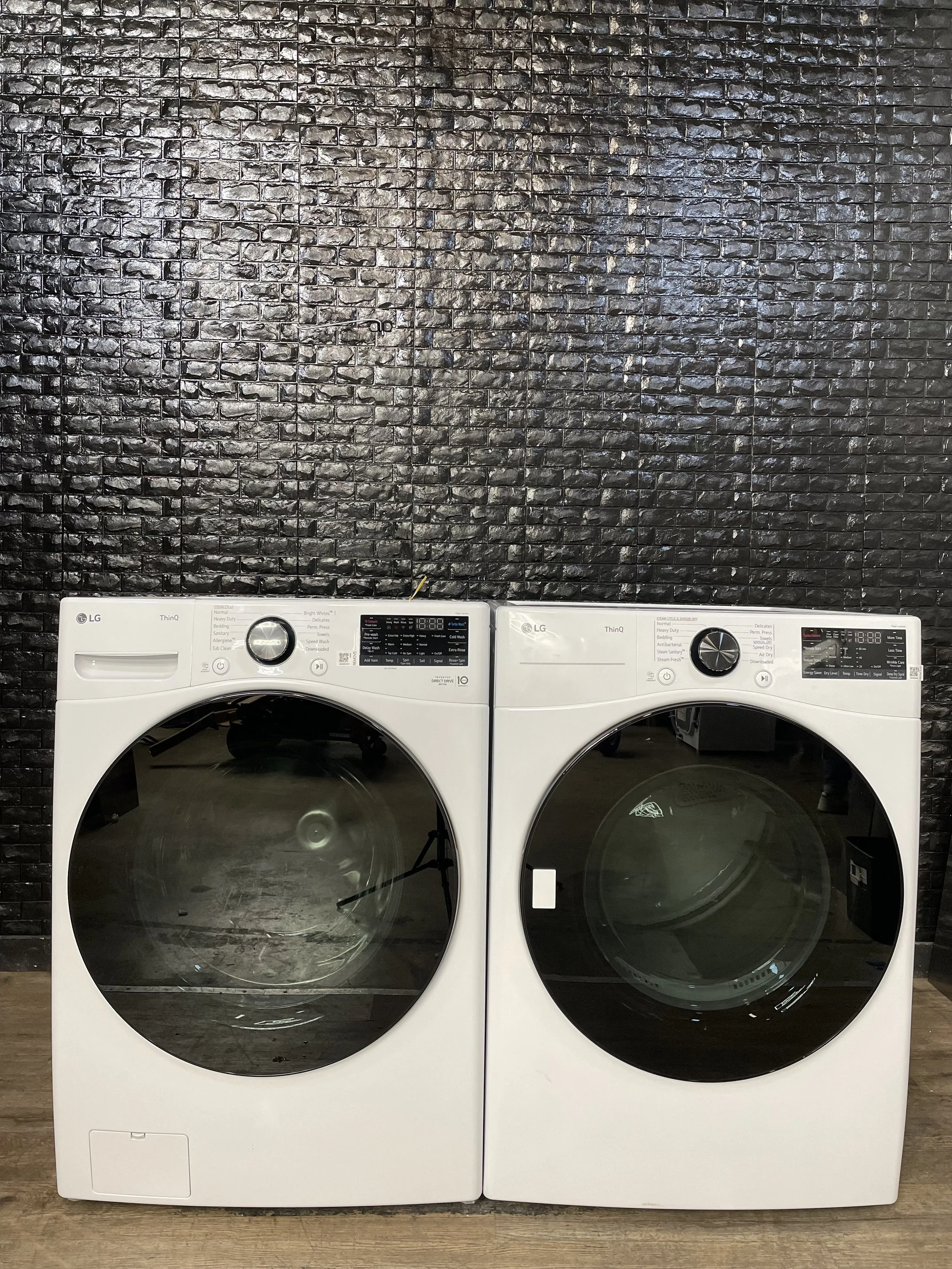 LG ELECTRIC LAUNDRY SET